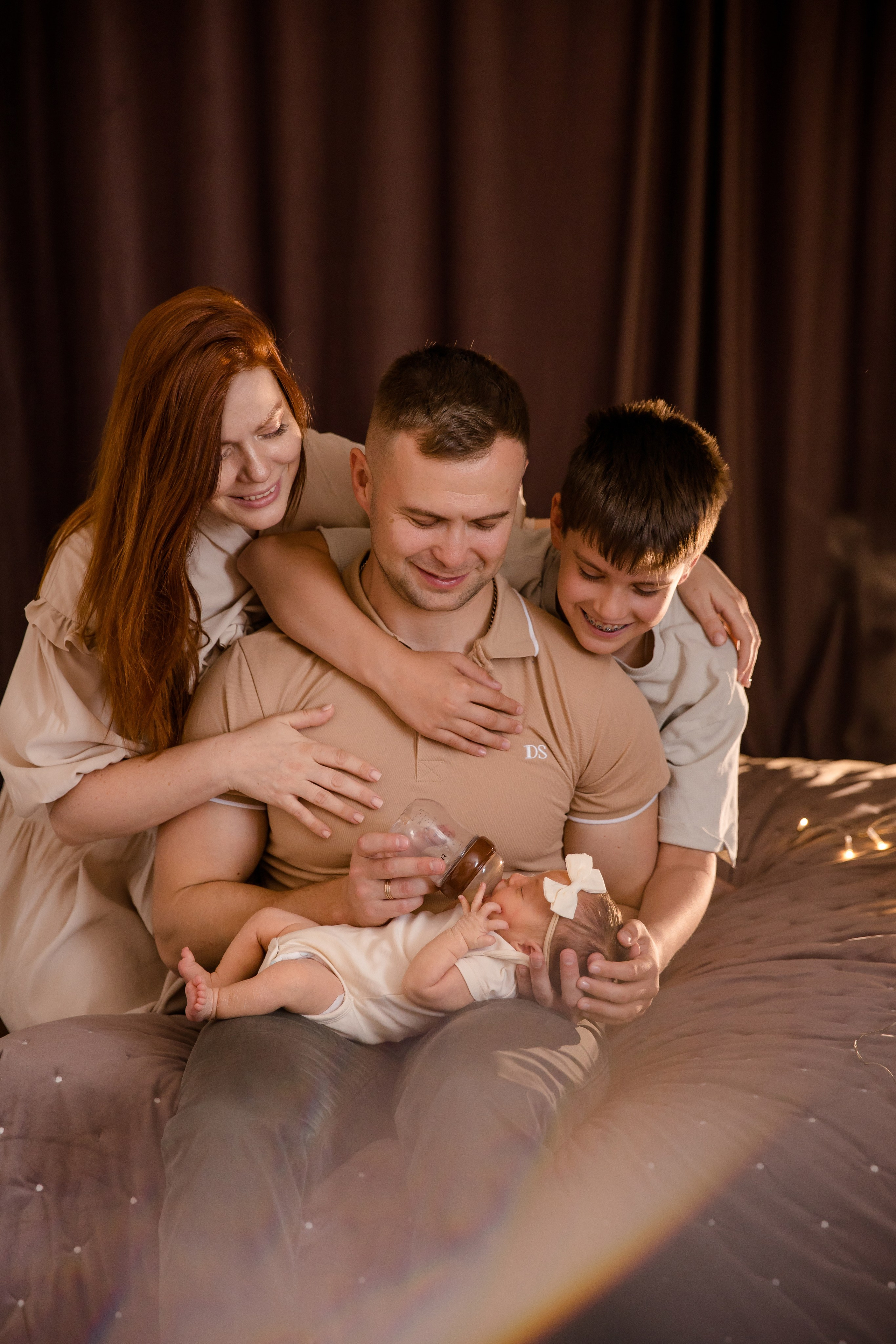 Новорожденная Ульяна в уюте дома. Семейный и детский фотограф в Москве Вера Ускова