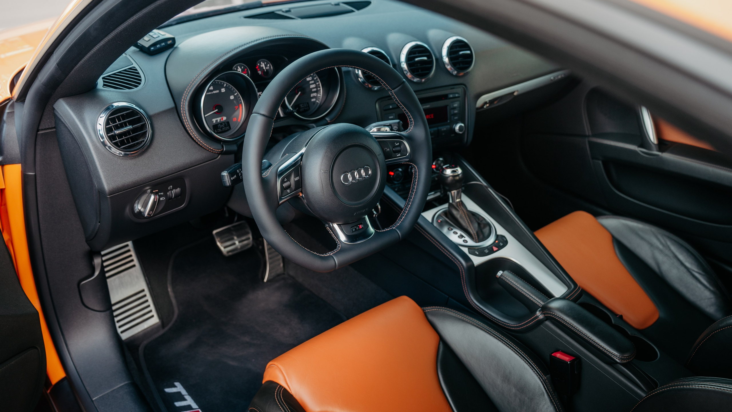 Audi TTs. Фотограф, видеограф и пилот дрона на Байкале