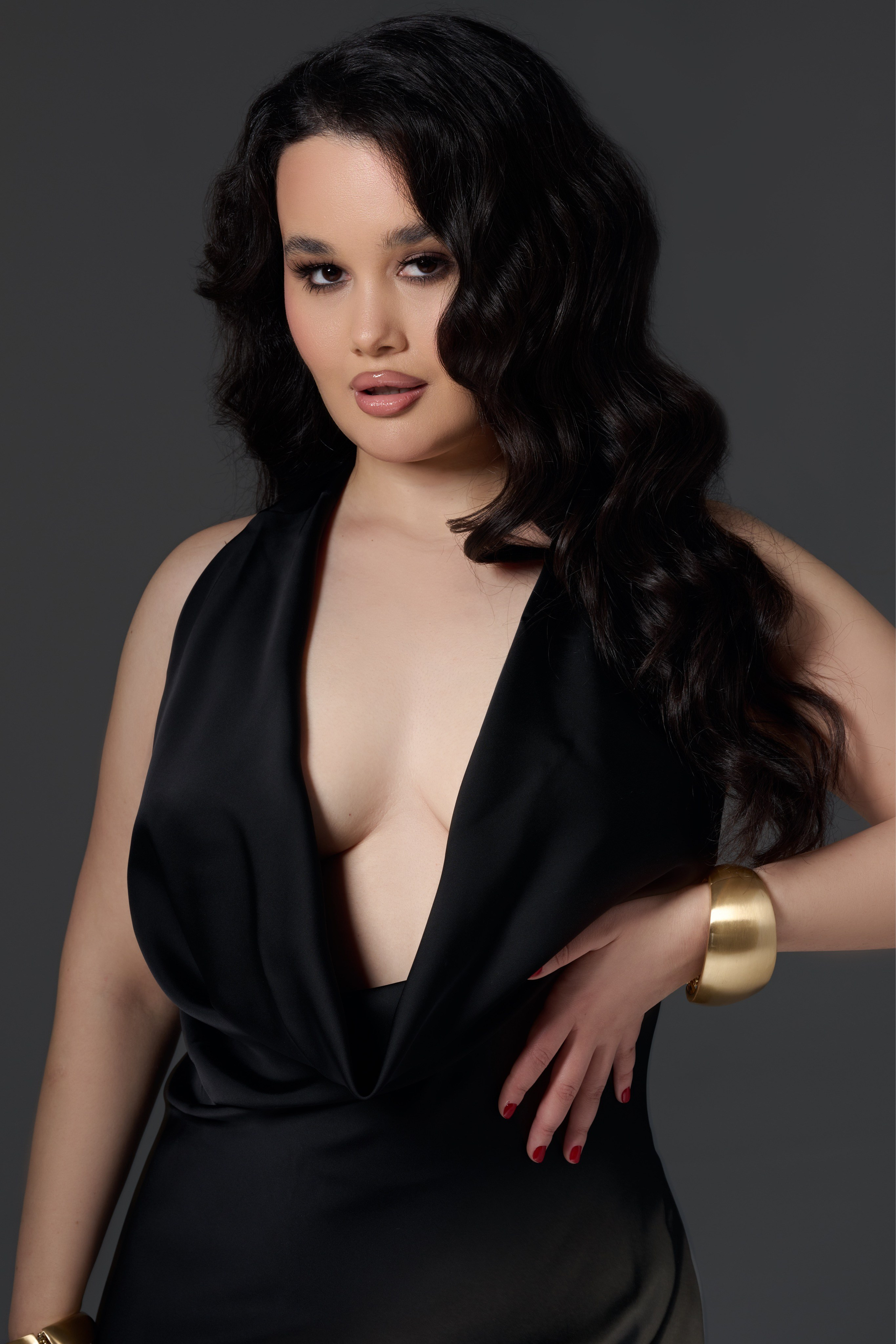 Индивидуальная женская фотосессия с искусственным светом