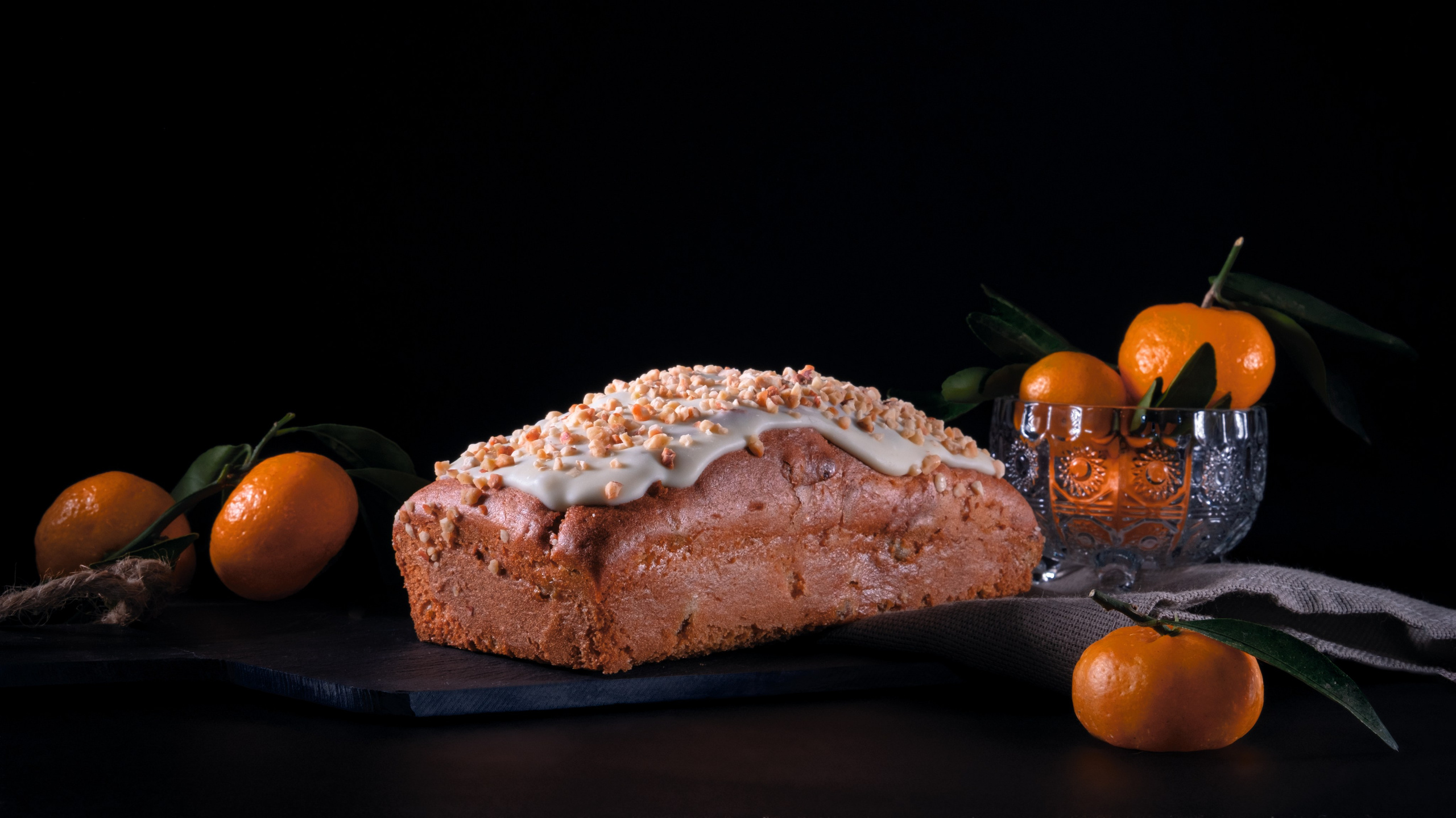 Я  фотограф. Работаю в городе Москва,