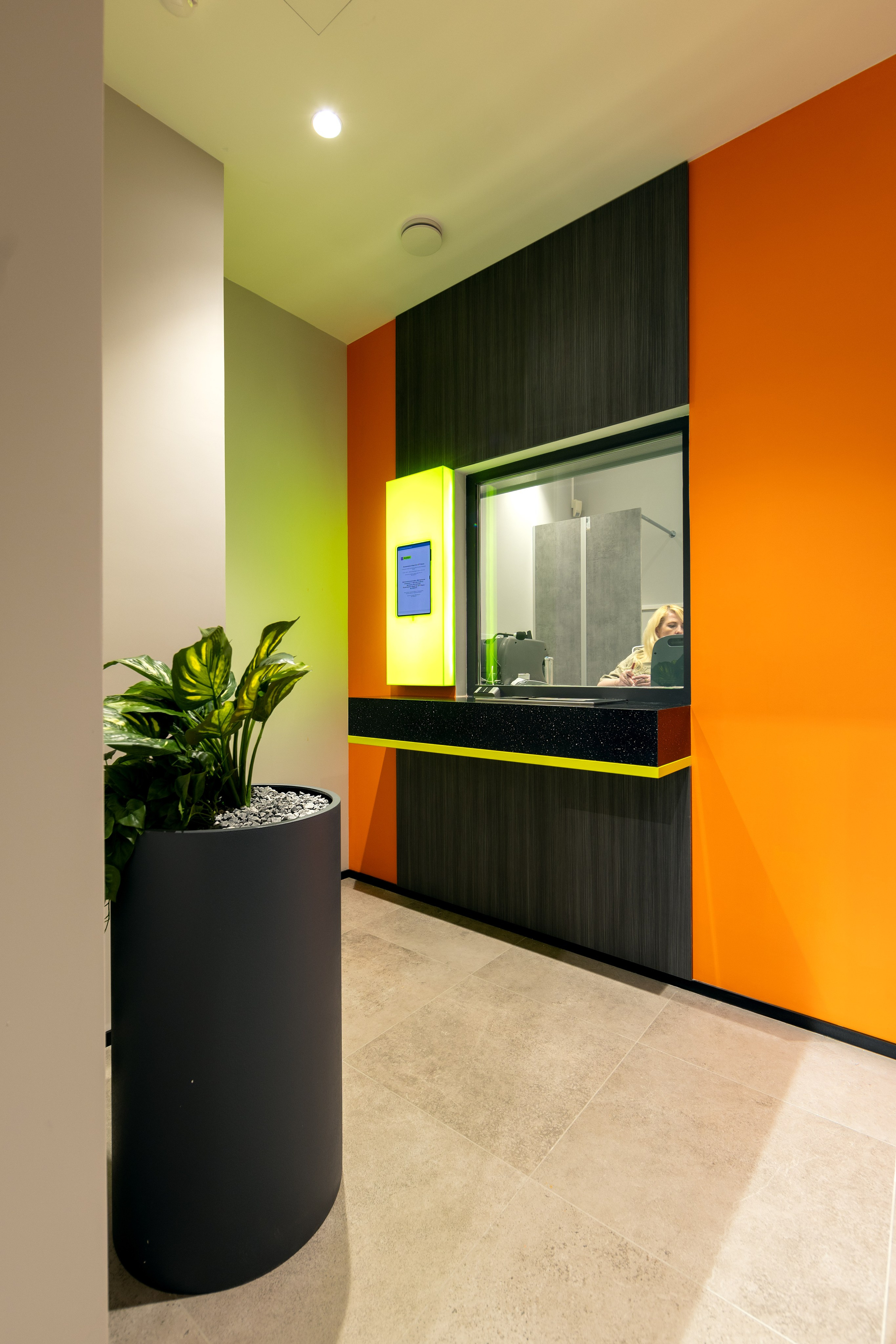 Офис банка ОТП. Фотограф Михаил Белозеров