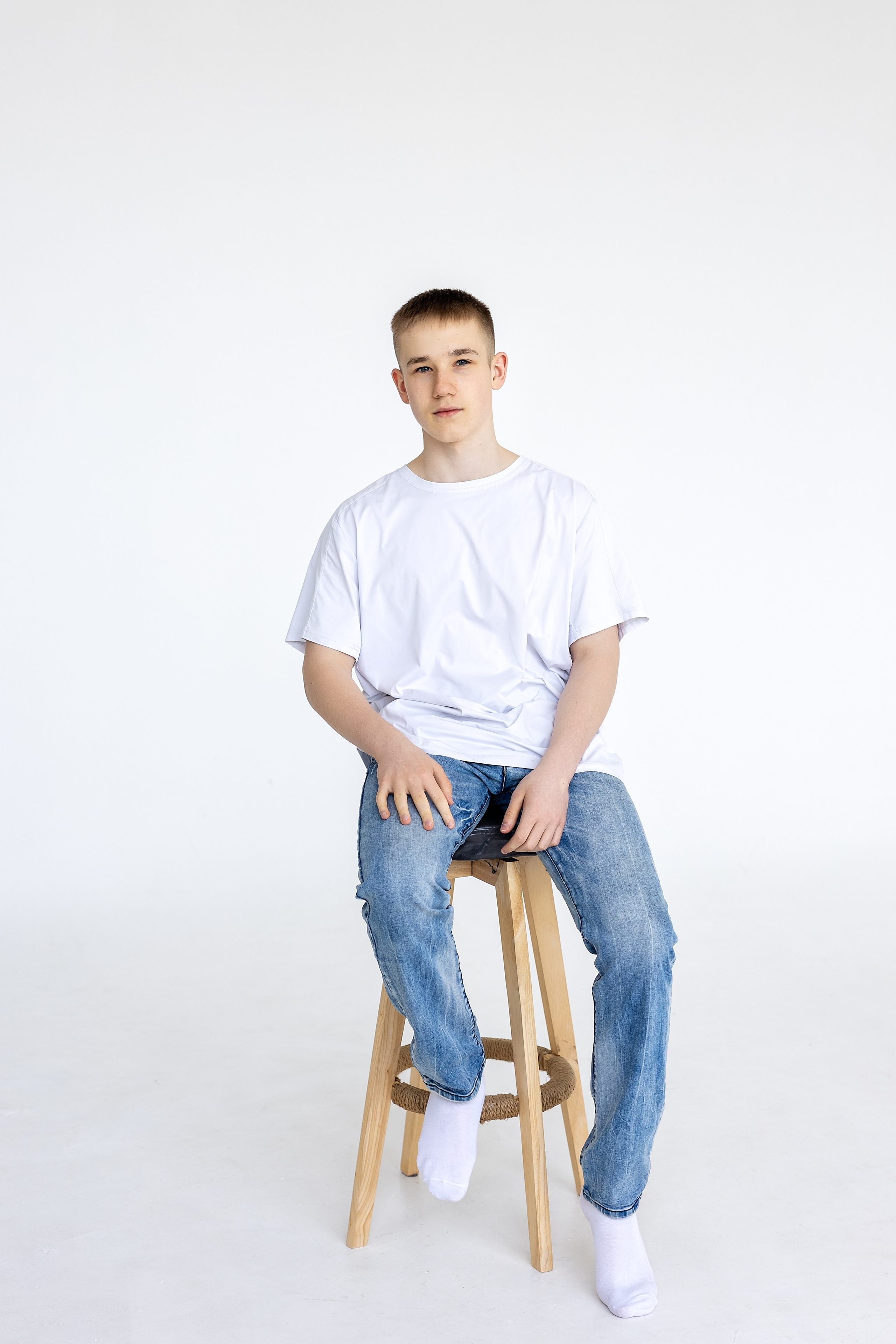 Школа 11, 9-г класс. Артём. Стильный выпускной альбом Владивосток фотограф Вероника Мигачева