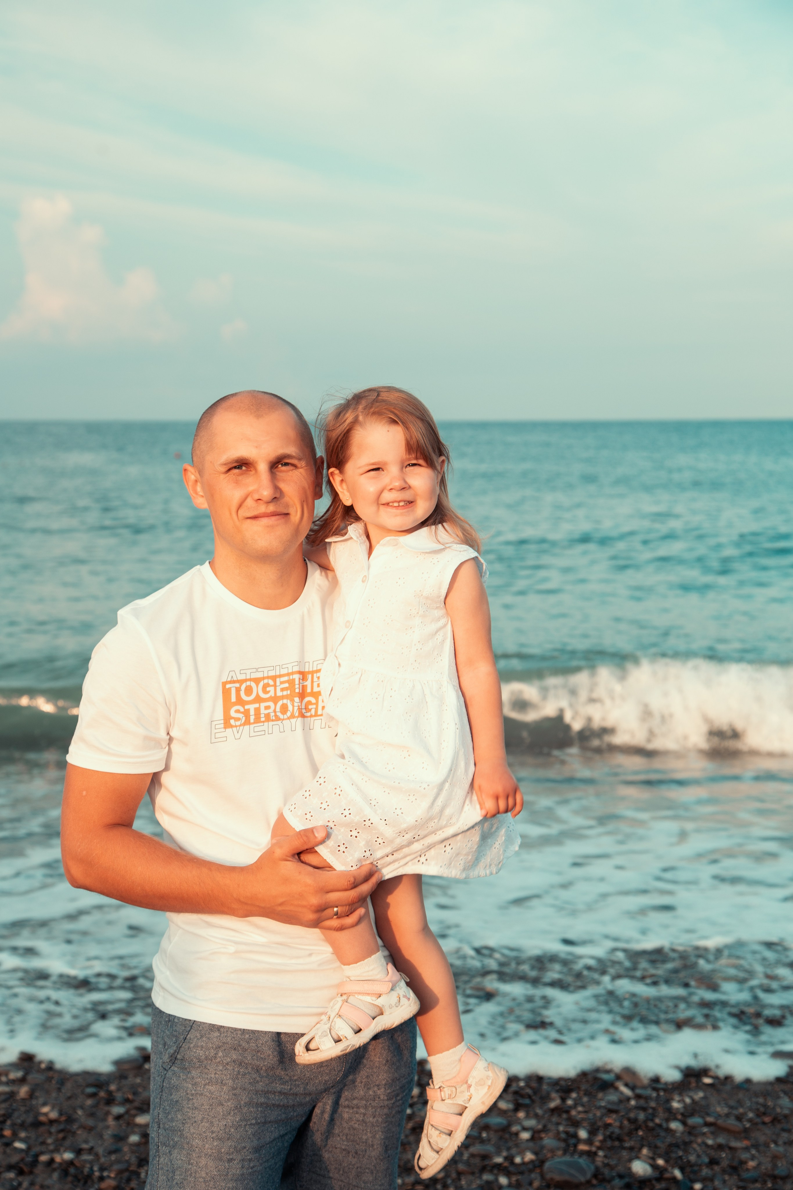 Завтрак у моря в Лоо на пляже «Горный Воздух». Семейный фотограф в Сочи, Лоо, Дагомысе, Вардане Кучумова Олеся