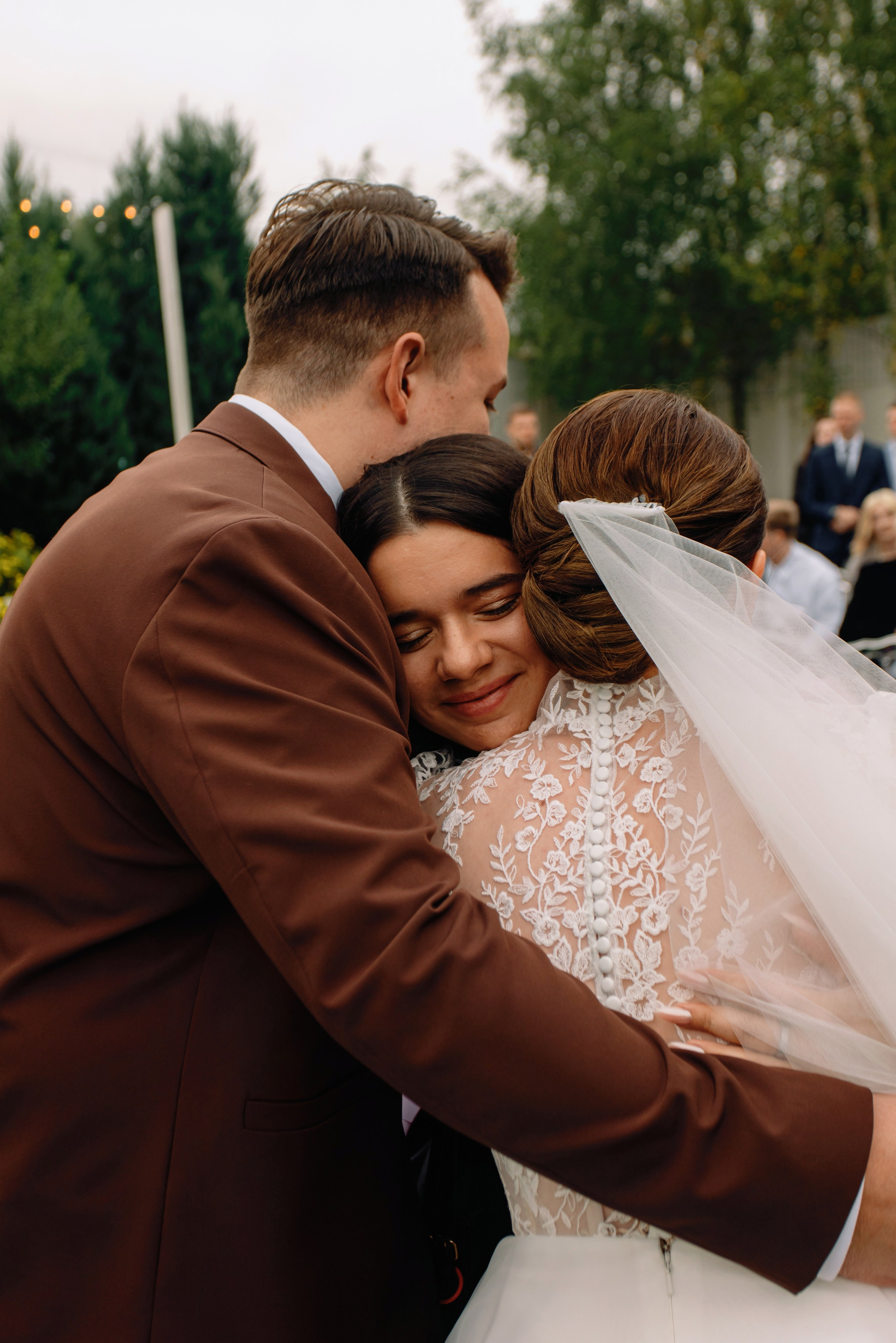 А ВНУТРИ — УРАГАН