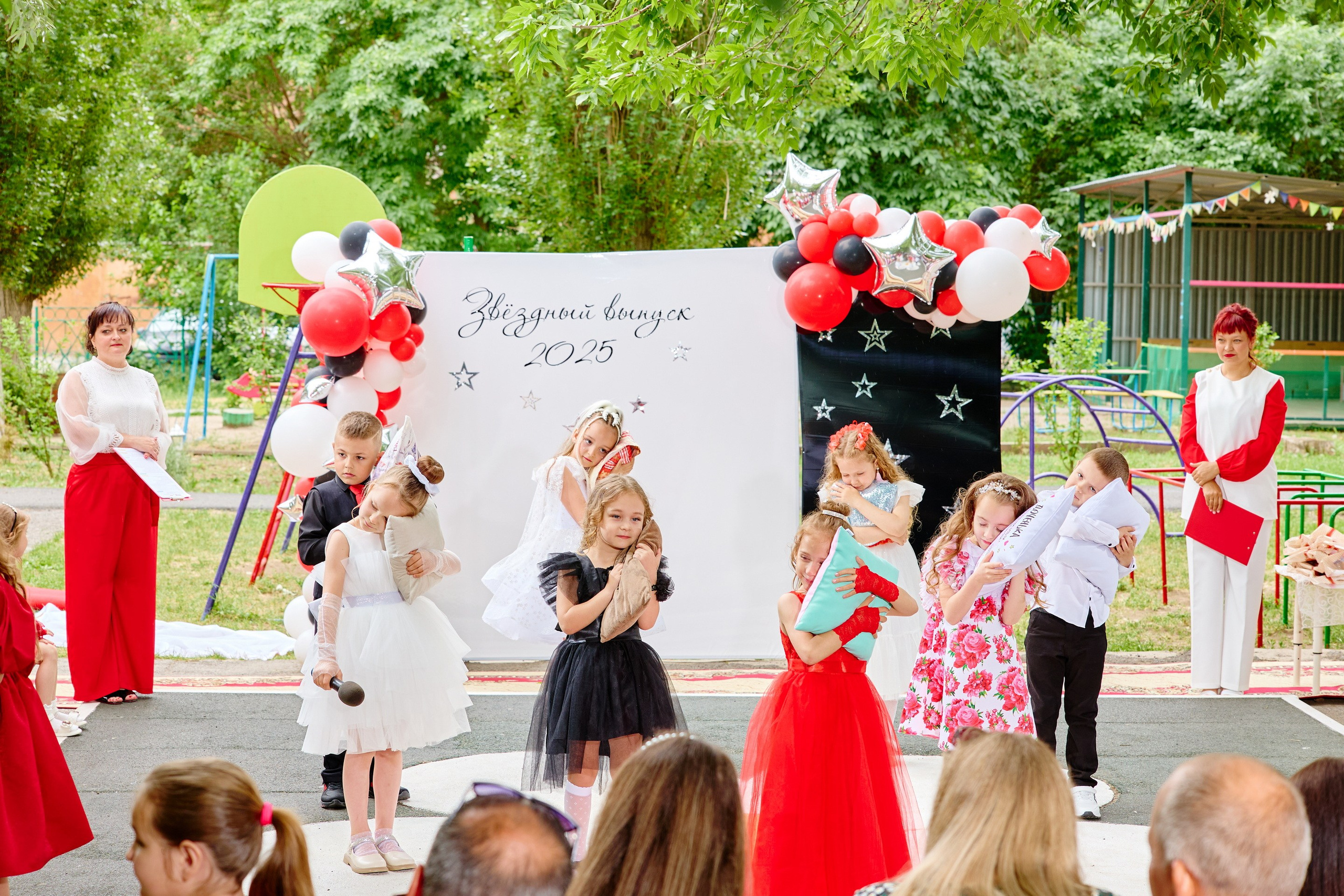 Выпускной 45 сад. Фотограф Выпускные альбомы Таганрог Сергей Коробченко