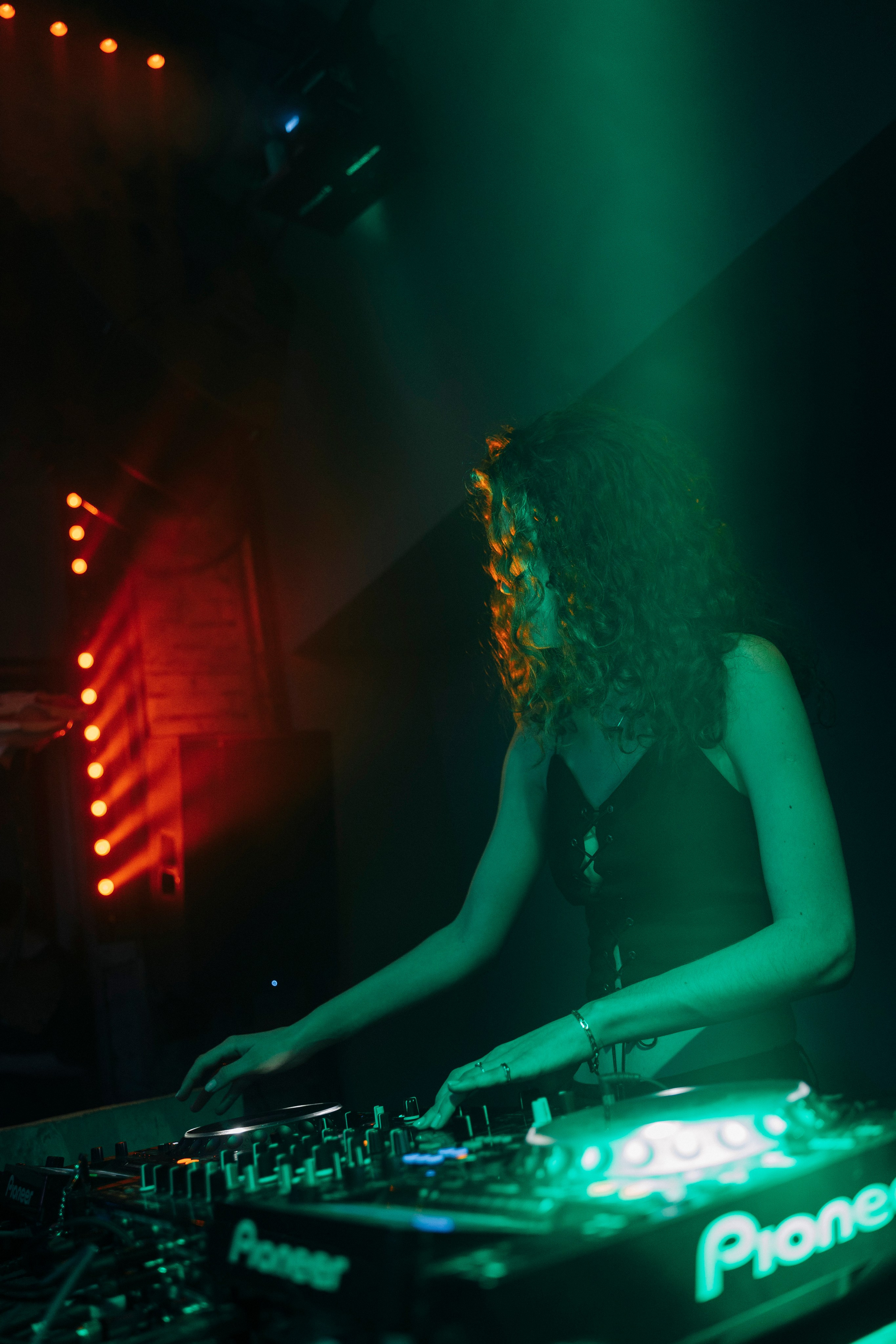 TONES. NIGHT VISION ФОТОГРАФЫ И ВИДЕОГРАФЫ СПБ