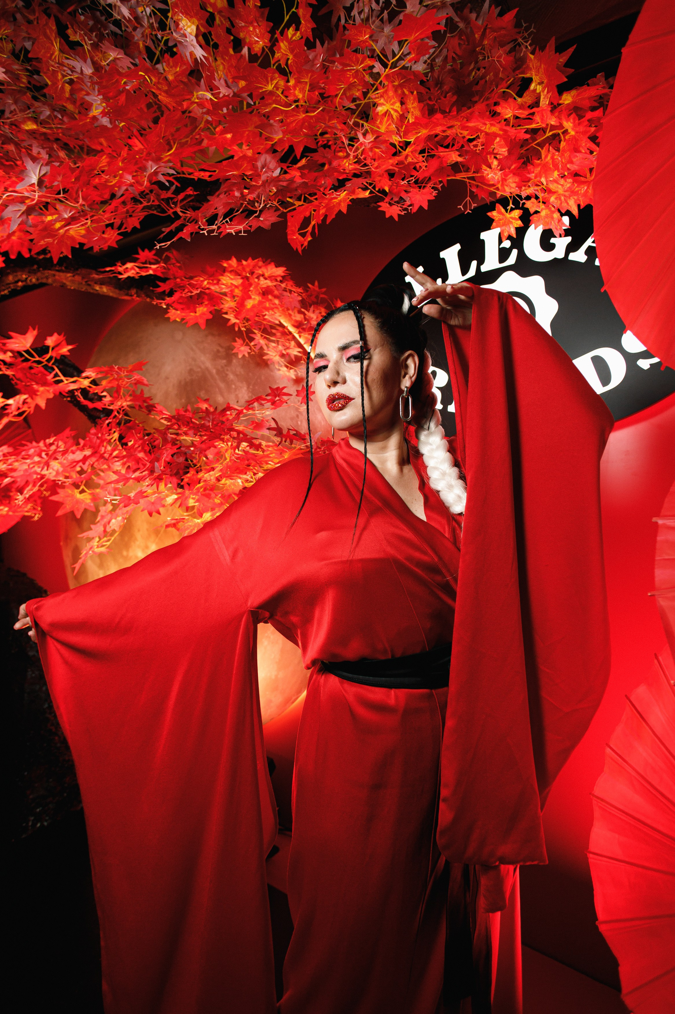 ILLEGAL FRIENDS | ASIA. СВОИ. ФОТООТЧЕТЫ-СОБЫТИЯ-МЕСТА