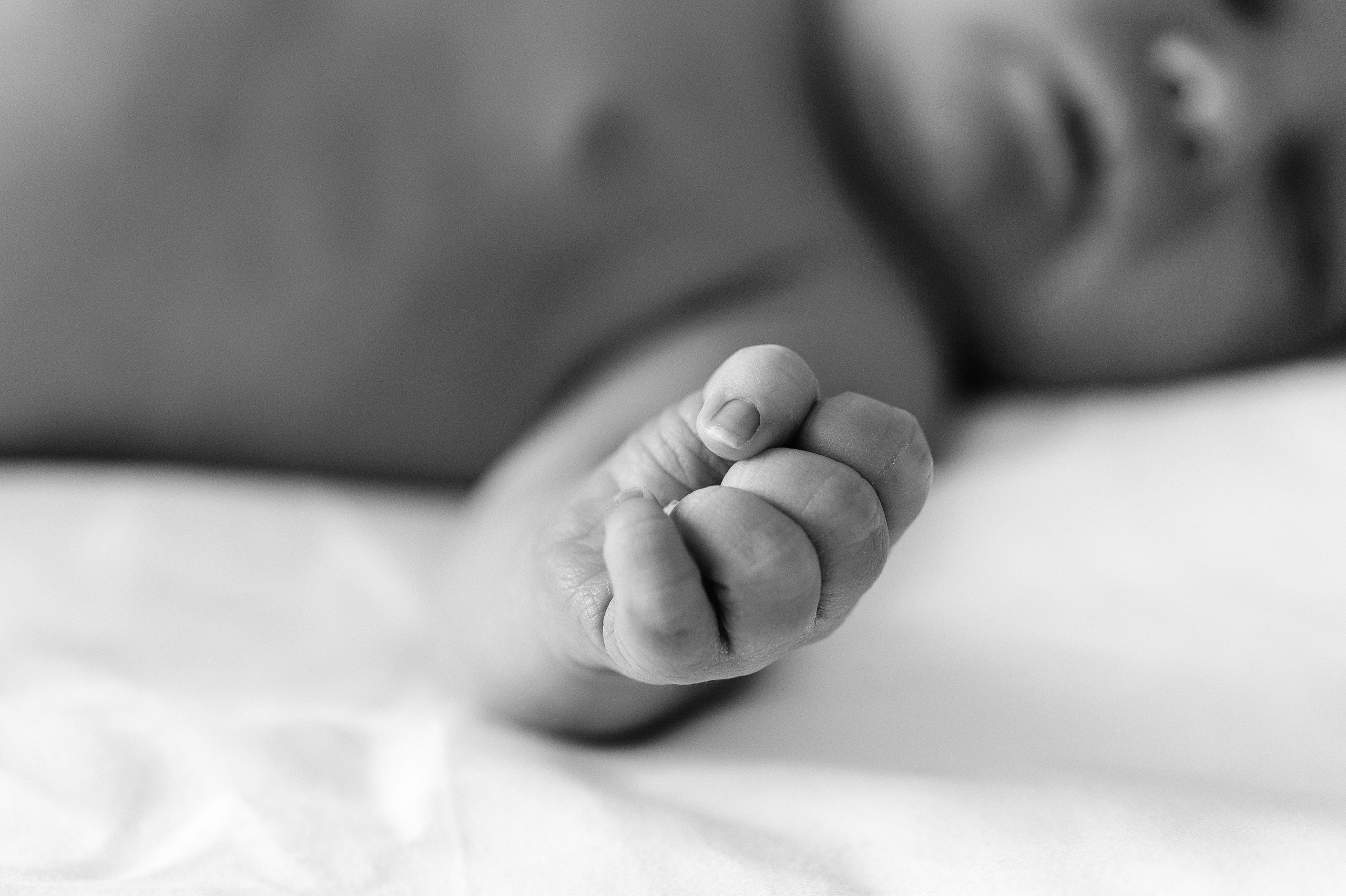 Выписка. Профессиональный фотограф беременности в СПБ. Стильные фотосессии беременности в стиле минимализм и классическая фотография