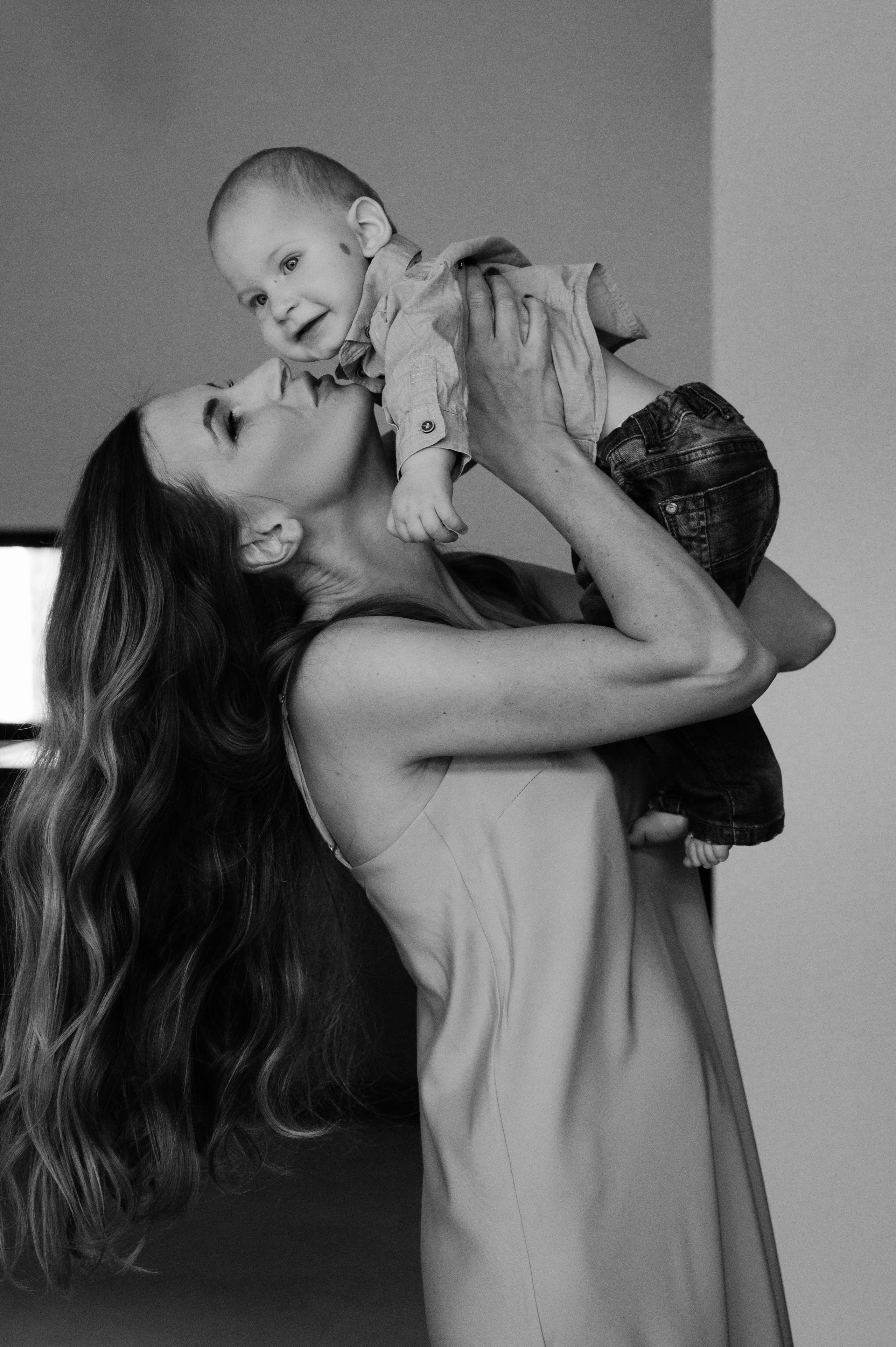 Лина. Профессиональный фотограф беременности в СПБ. Стильные фотосессии беременности в стиле минимализм и классическая фотография