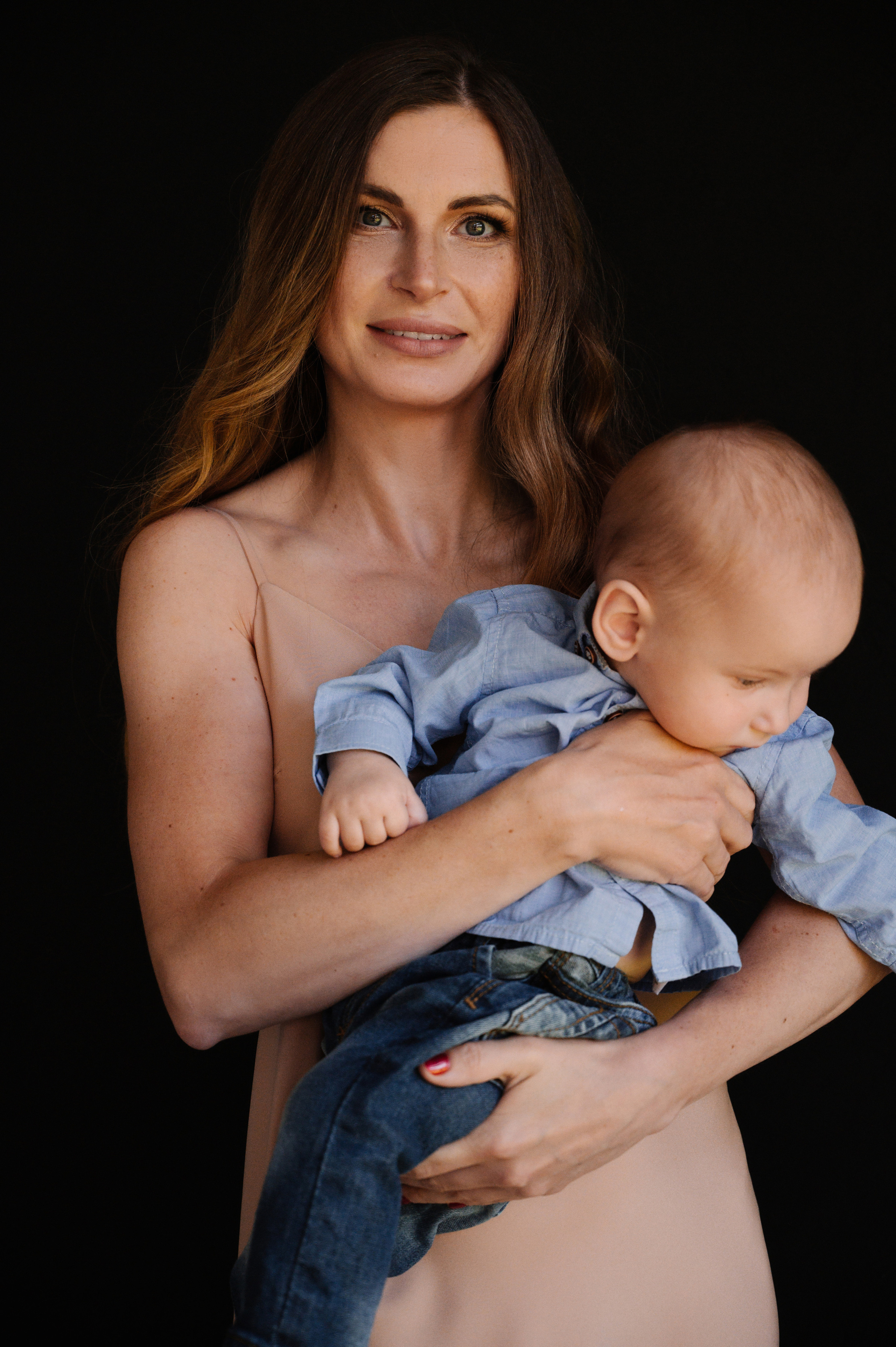 Лина. Профессиональный фотограф беременности в СПБ. Стильные фотосессии беременности в стиле минимализм и классическая фотография