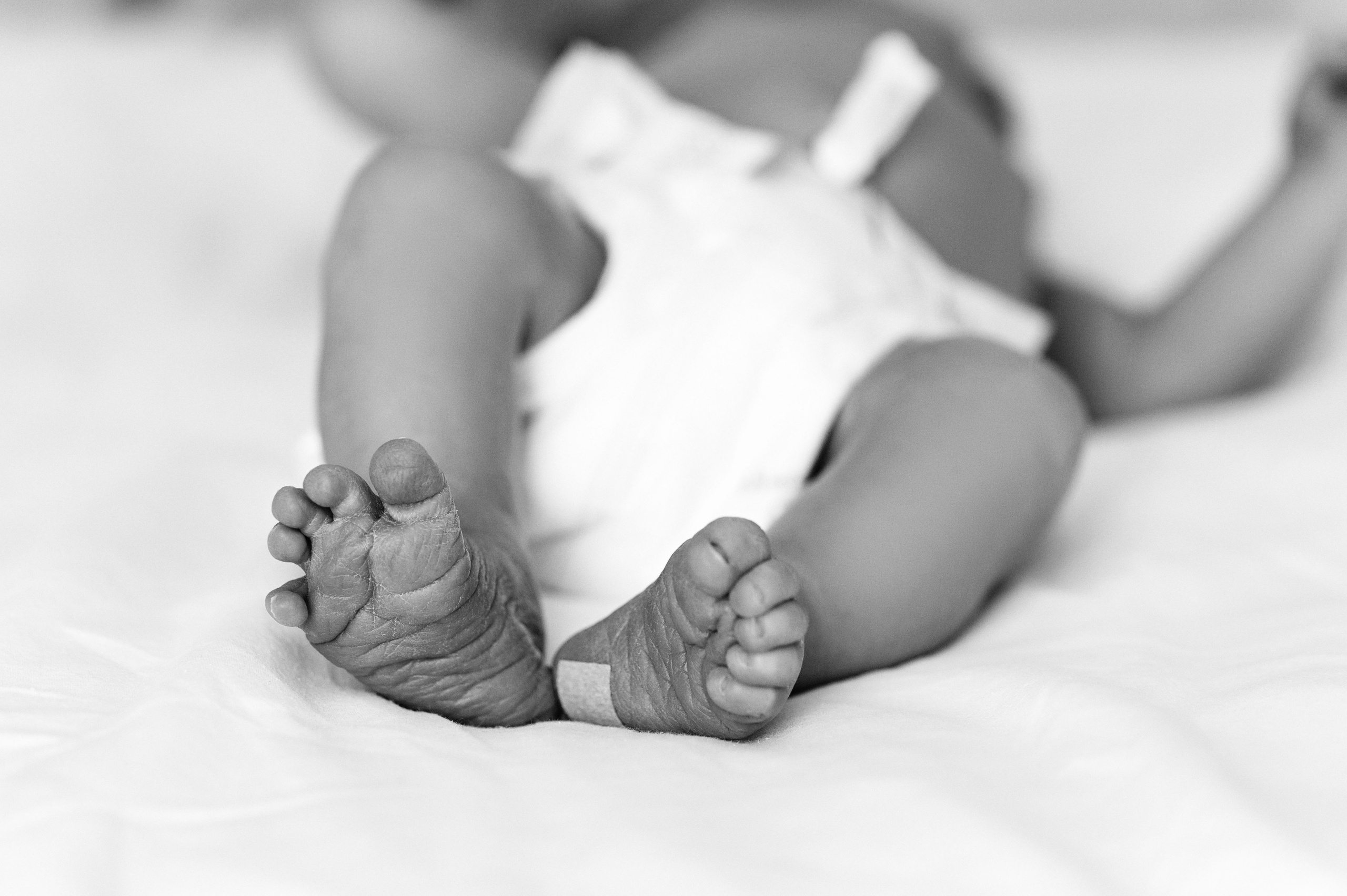 Выписка. Профессиональный фотограф беременности в СПБ. Стильные фотосессии беременности в стиле минимализм и классическая фотография