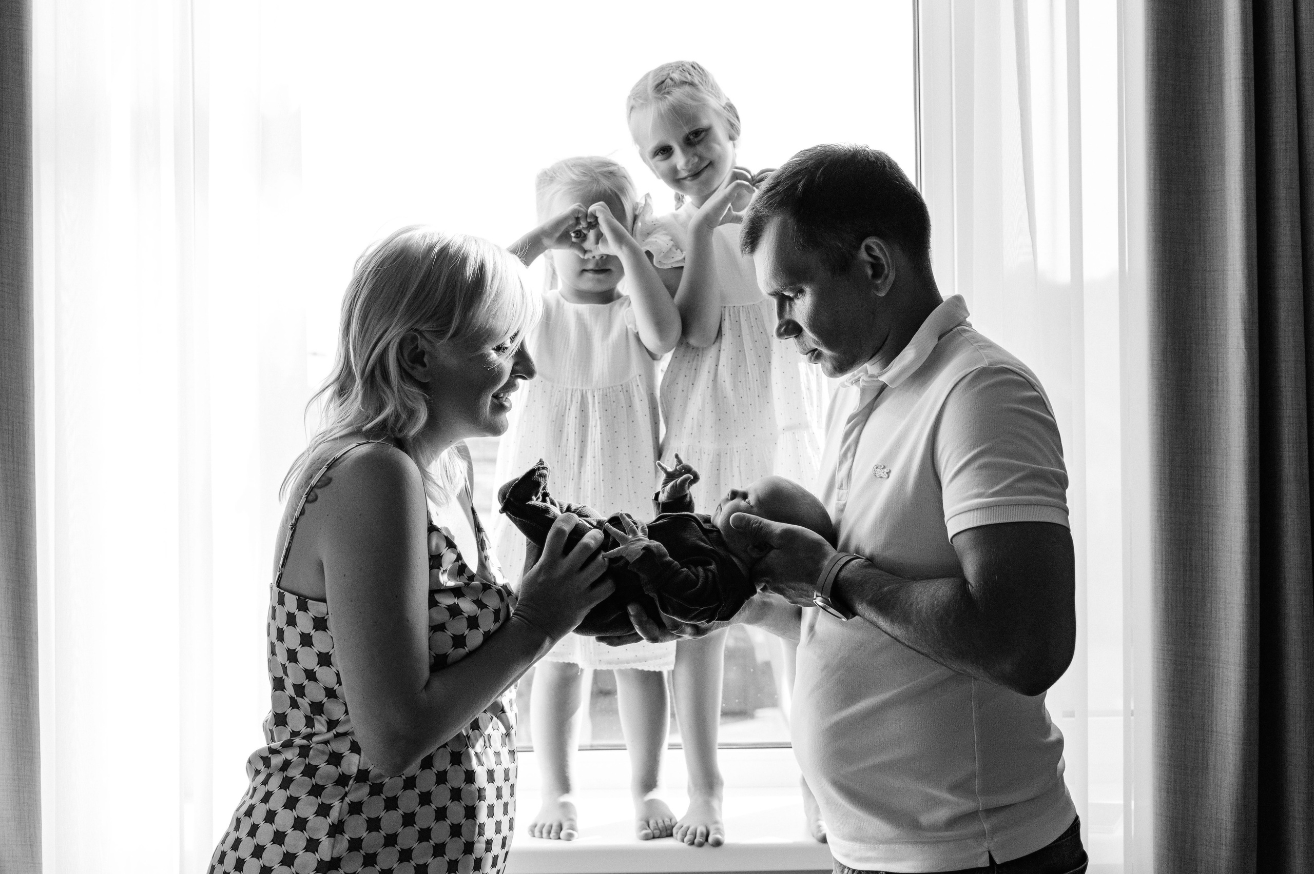 Выписка. Профессиональный фотограф беременности в СПБ. Стильные фотосессии беременности в стиле минимализм и классическая фотография