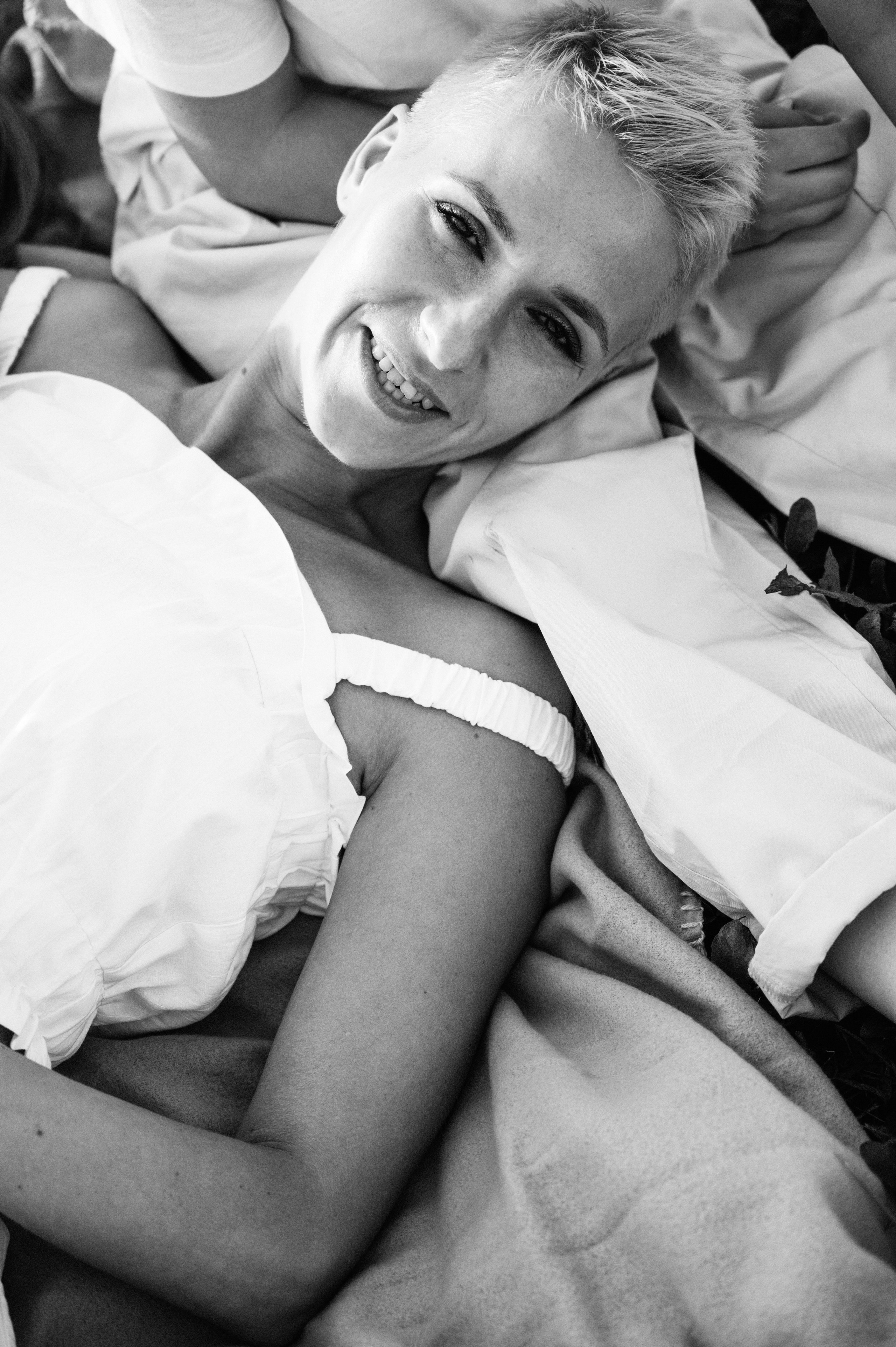 Алина сдетьми. Профессиональный фотограф беременности в СПБ. Стильные фотосессии беременности в стиле минимализм и классическая фотография