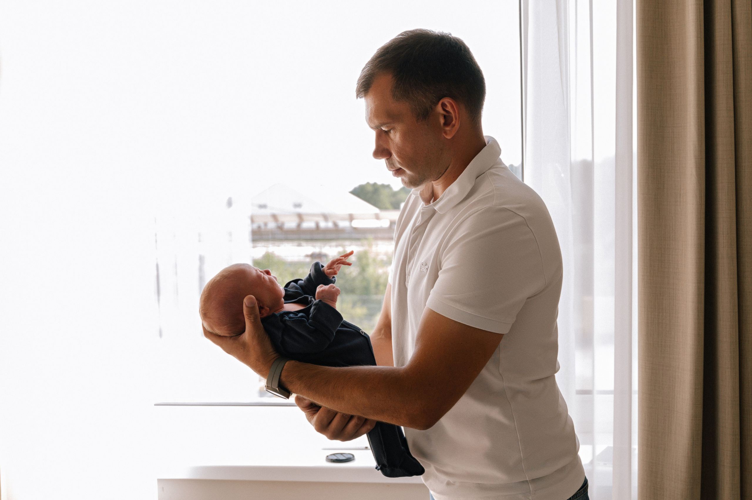 Выписка. Профессиональный фотограф беременности в СПБ. Стильные фотосессии беременности в стиле минимализм и классическая фотография