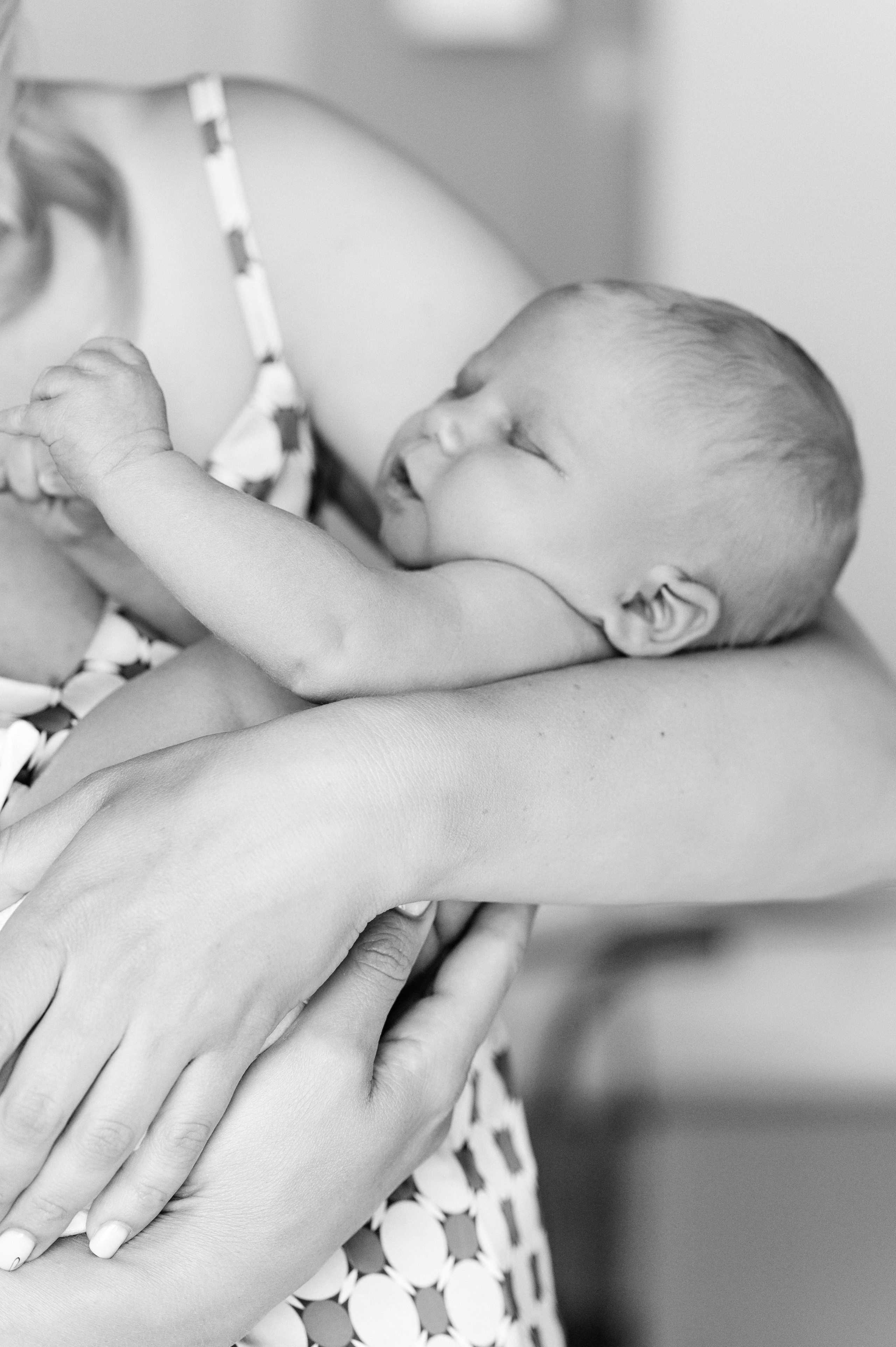 Выписка. Профессиональный фотограф беременности в СПБ. Стильные фотосессии беременности в стиле минимализм и классическая фотография