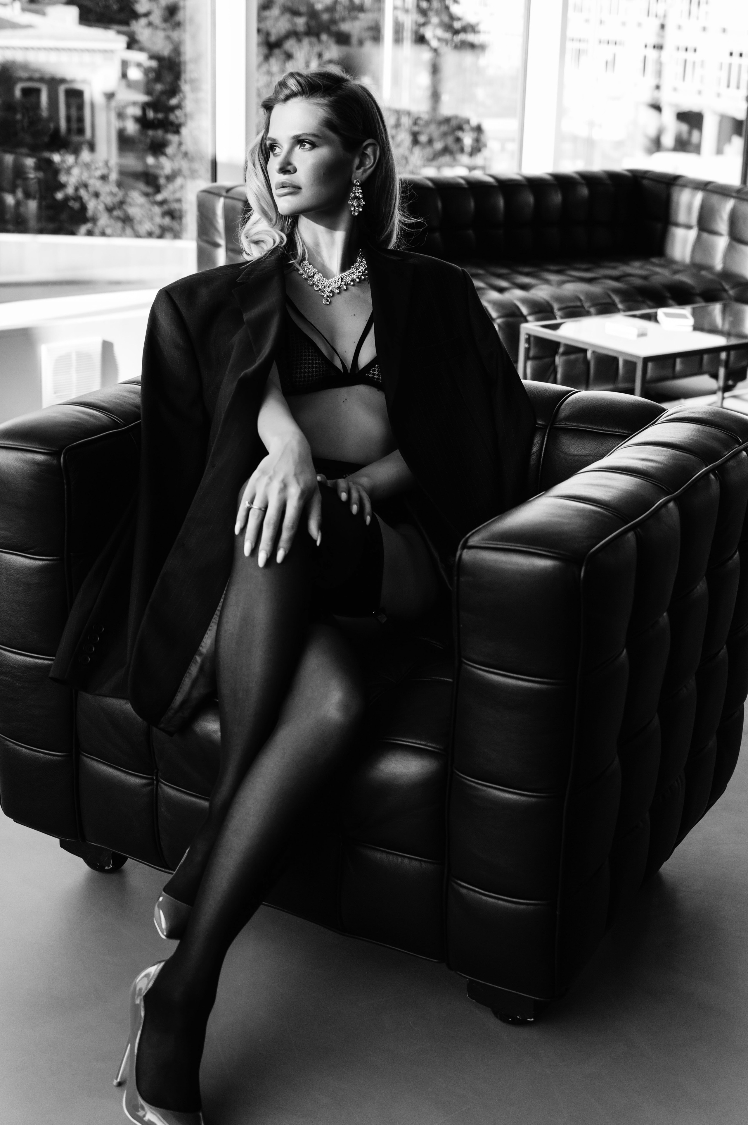 Рина. Профессиональный фотограф беременности в СПБ. Стильные фотосессии беременности в стиле минимализм и классическая фотография