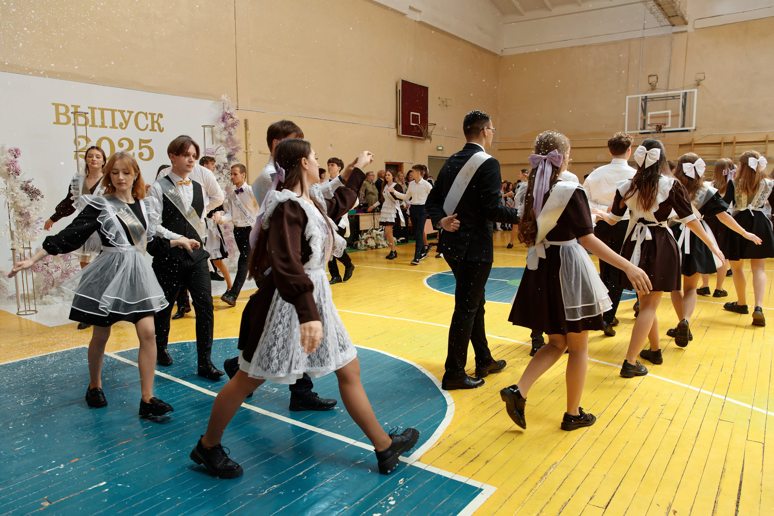 Последний звонок Школа № 42. Семейный фотограф — Макс Белогрудов