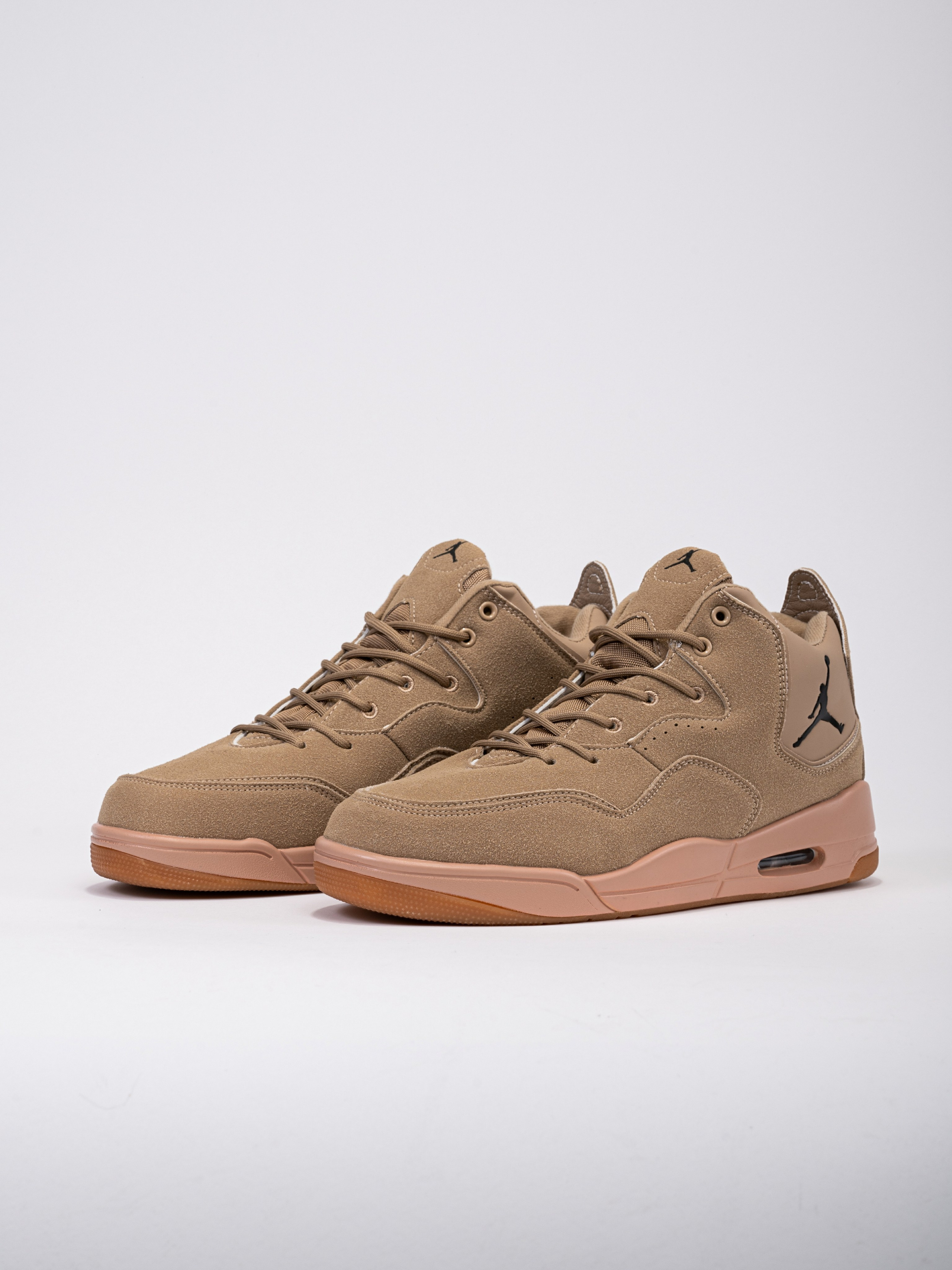 2023.10.24 — Фото кроссовок. Студия рекламной и предметной съемки товаров WELKO Studio