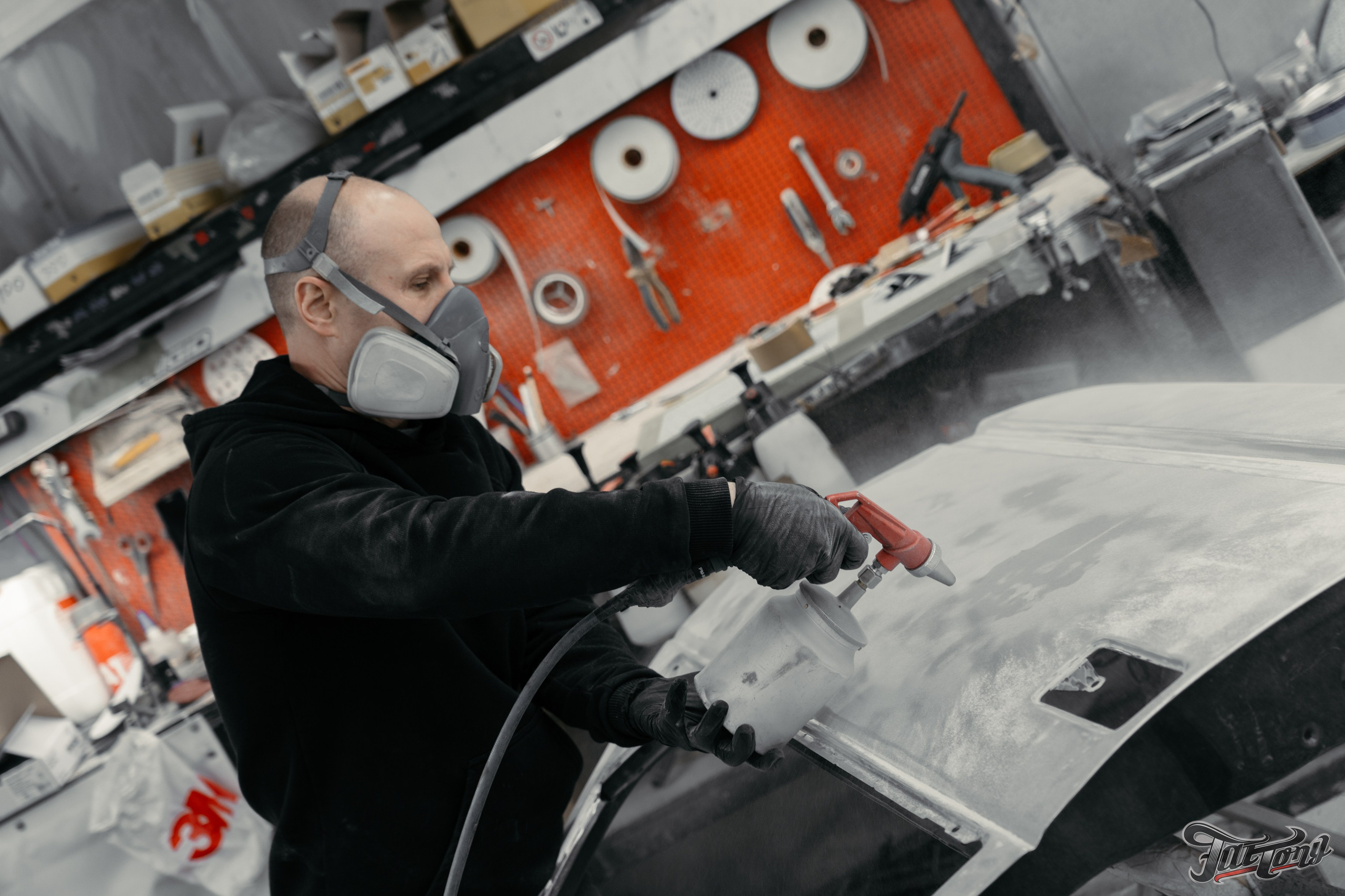 Chevrolet Tahoe I ремонт по кузову и окрас, пошив салона. DeLorein