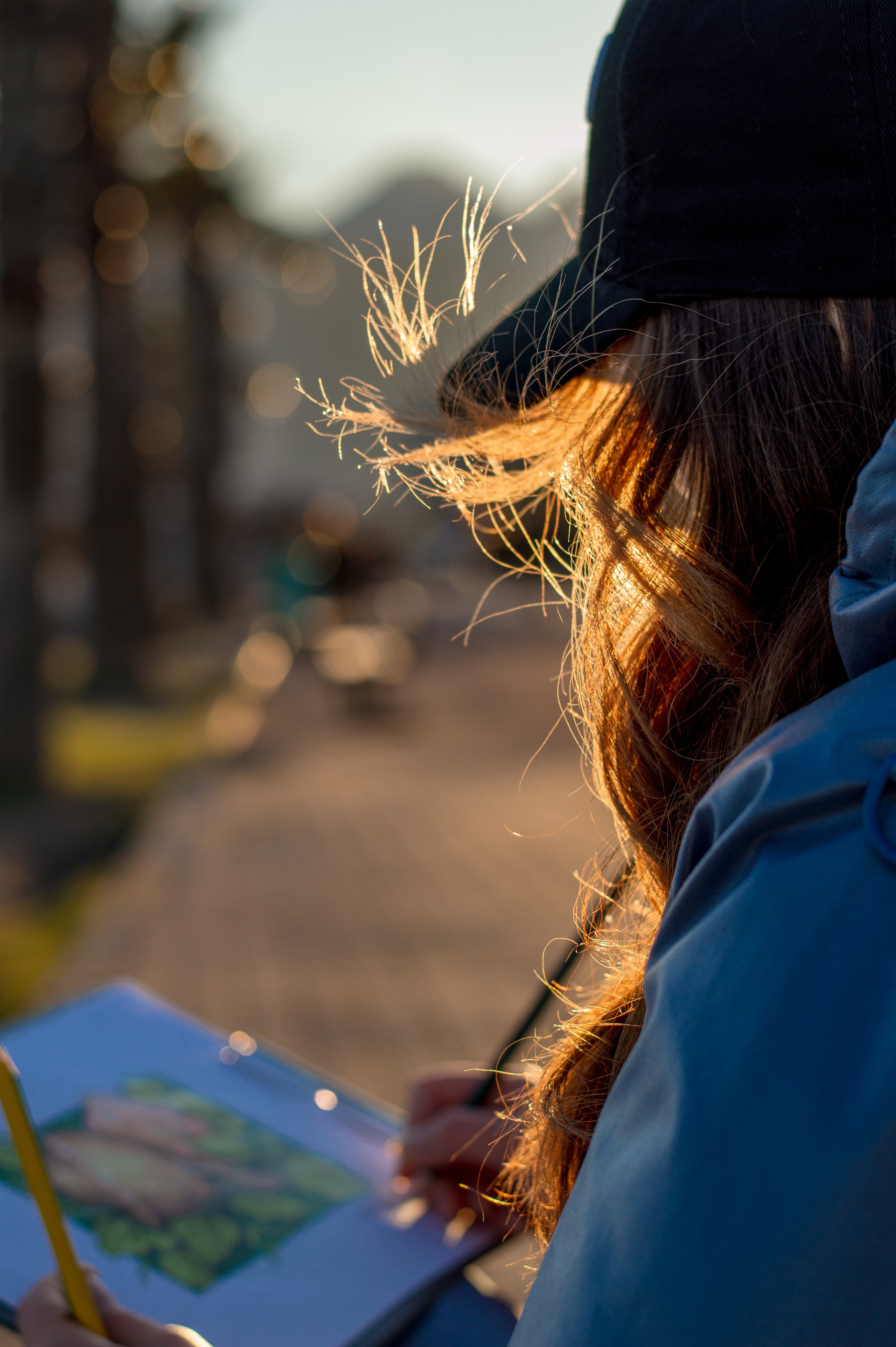 Мария, художник в Анталье, Турция