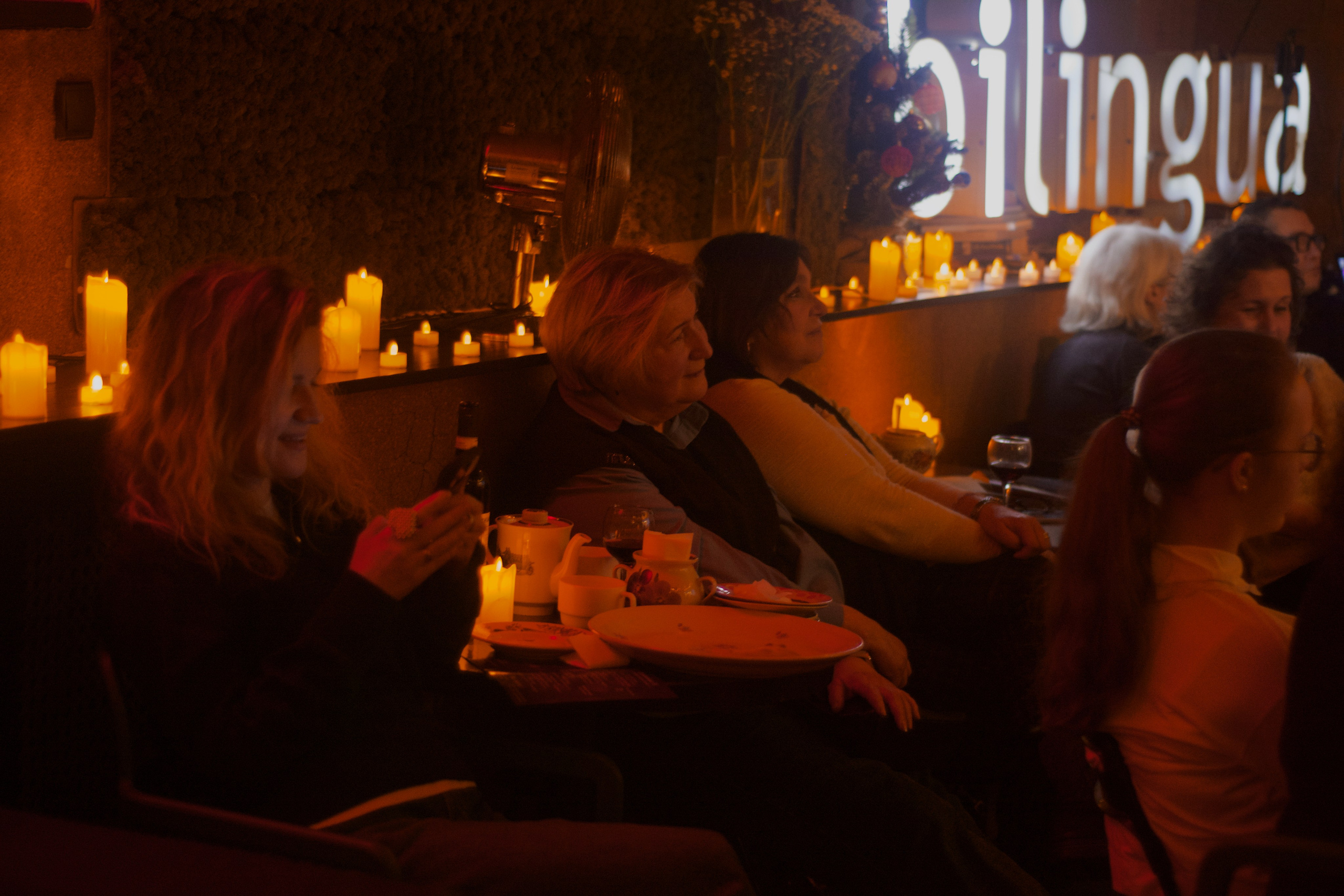 Песни о любви при свечах. F/8 and be there — оказаться в нужном месте и поймать момент