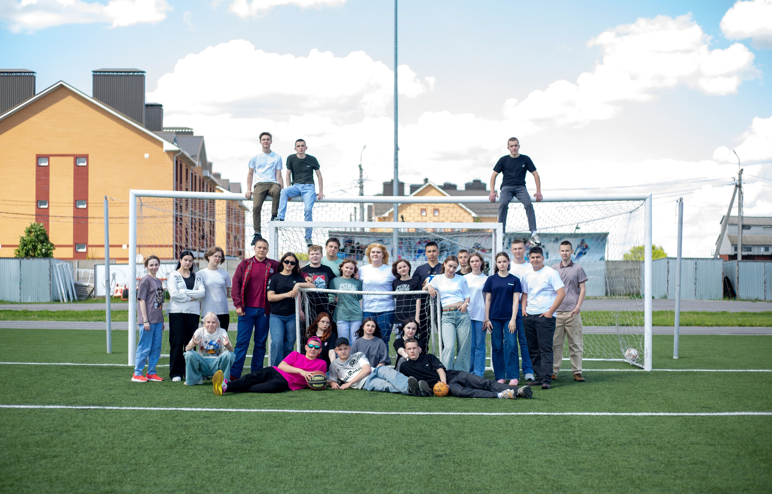 Съемка на стадионе для выпускного альбома В.Хава. Выпускные альбомы Воронеж от Веры Соколовой