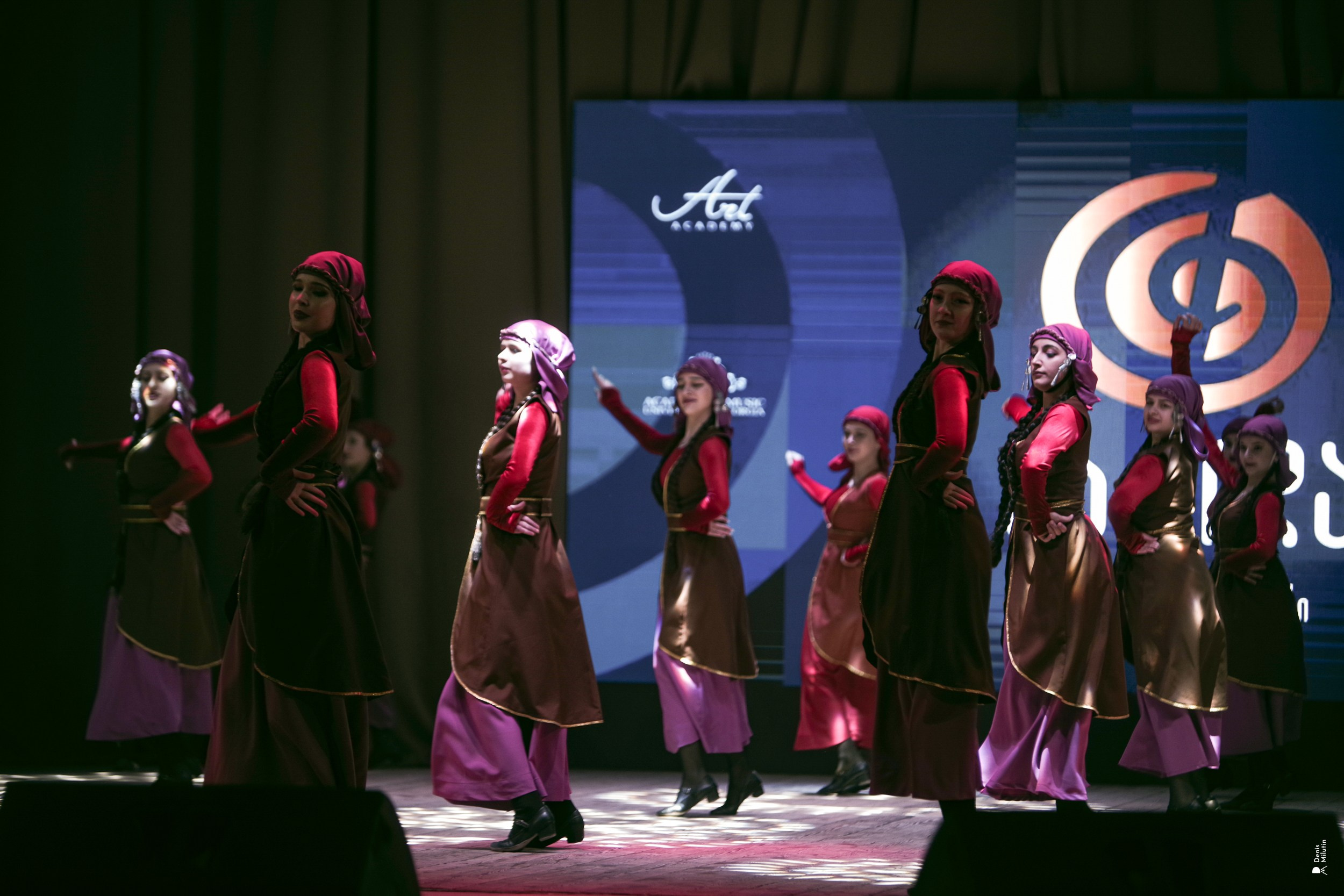 Танцы в Хоби. Портретный фотограф Денис Милютин