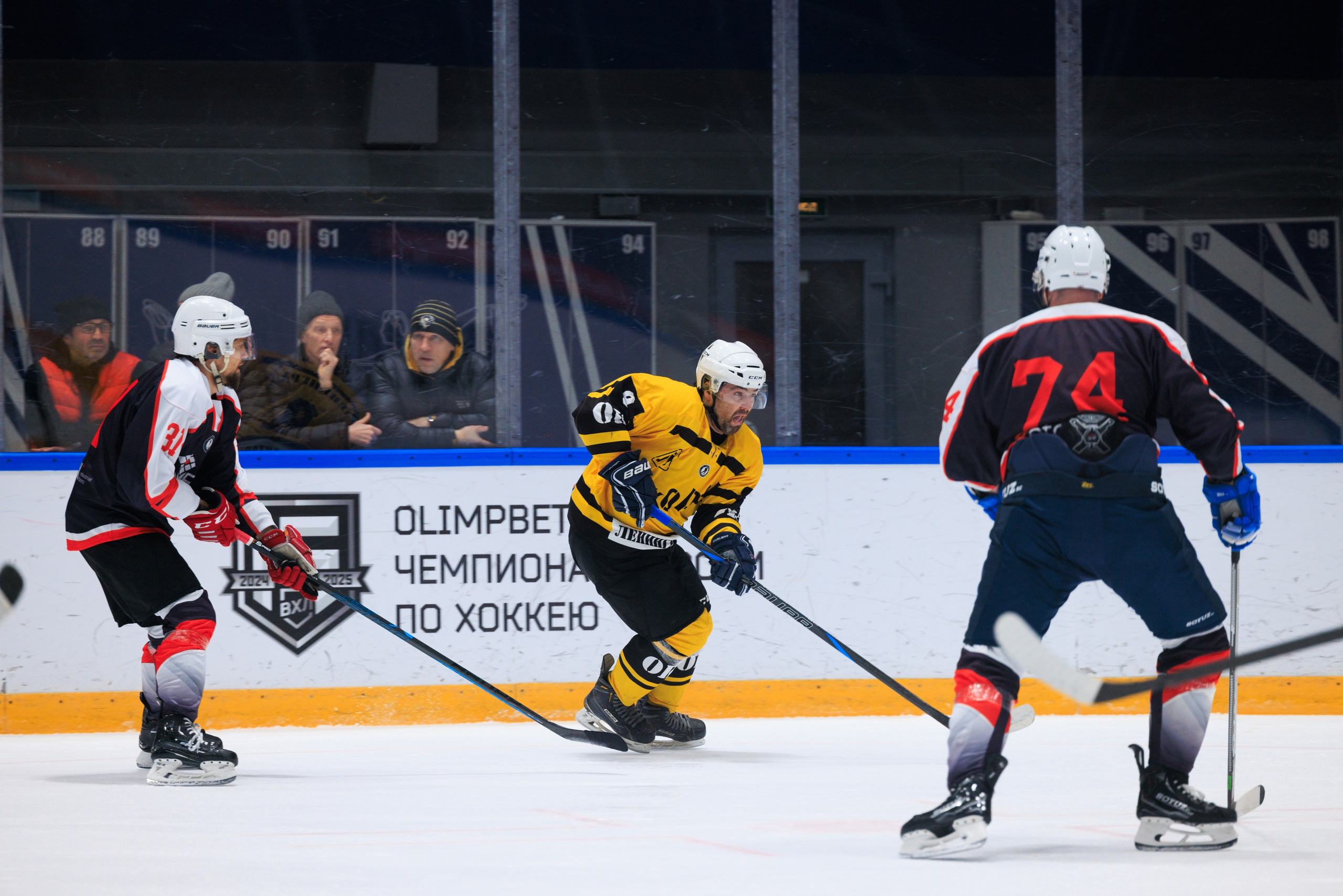 НХЛ Омега — Ижорец (3-2). Фотограф Александр Заломаев