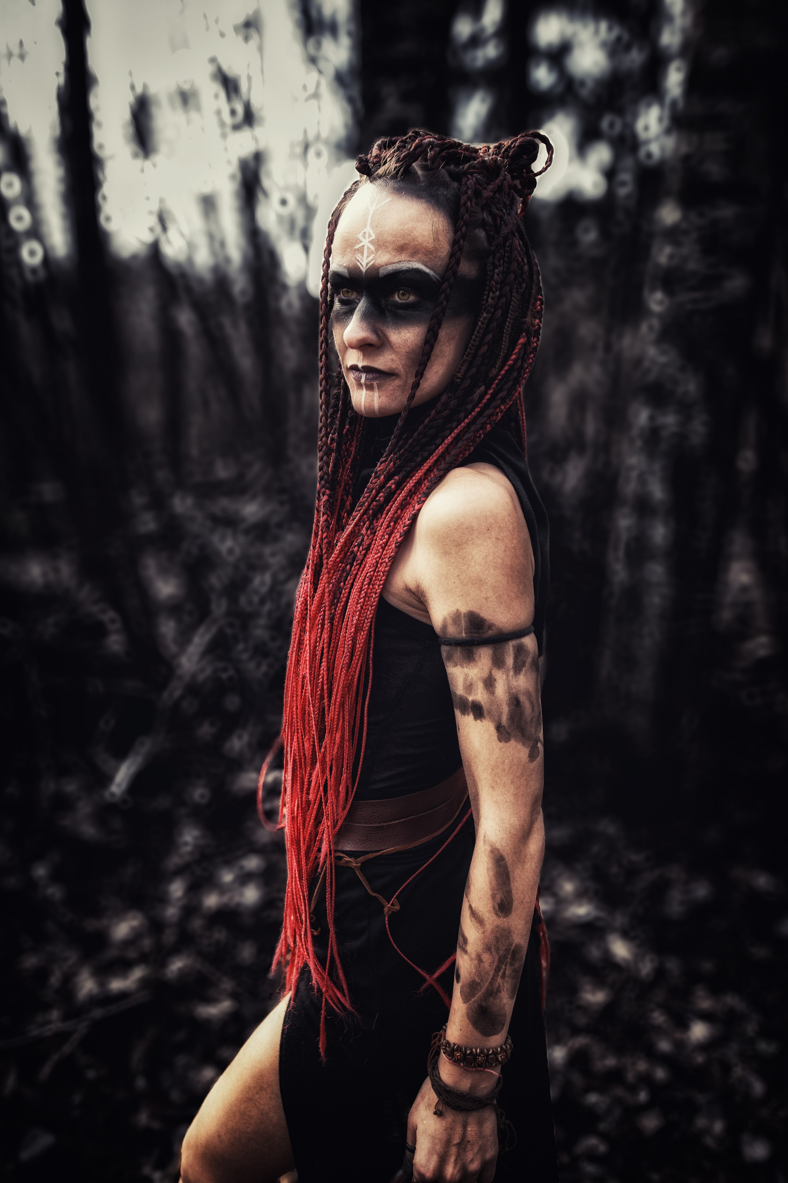 Ведьмина роща — это ТФП фотопроект с непрофессиональной, но очень красивой моделью, Мариной. Фотограф портретист в Троицке и Москве Иван Парусиди