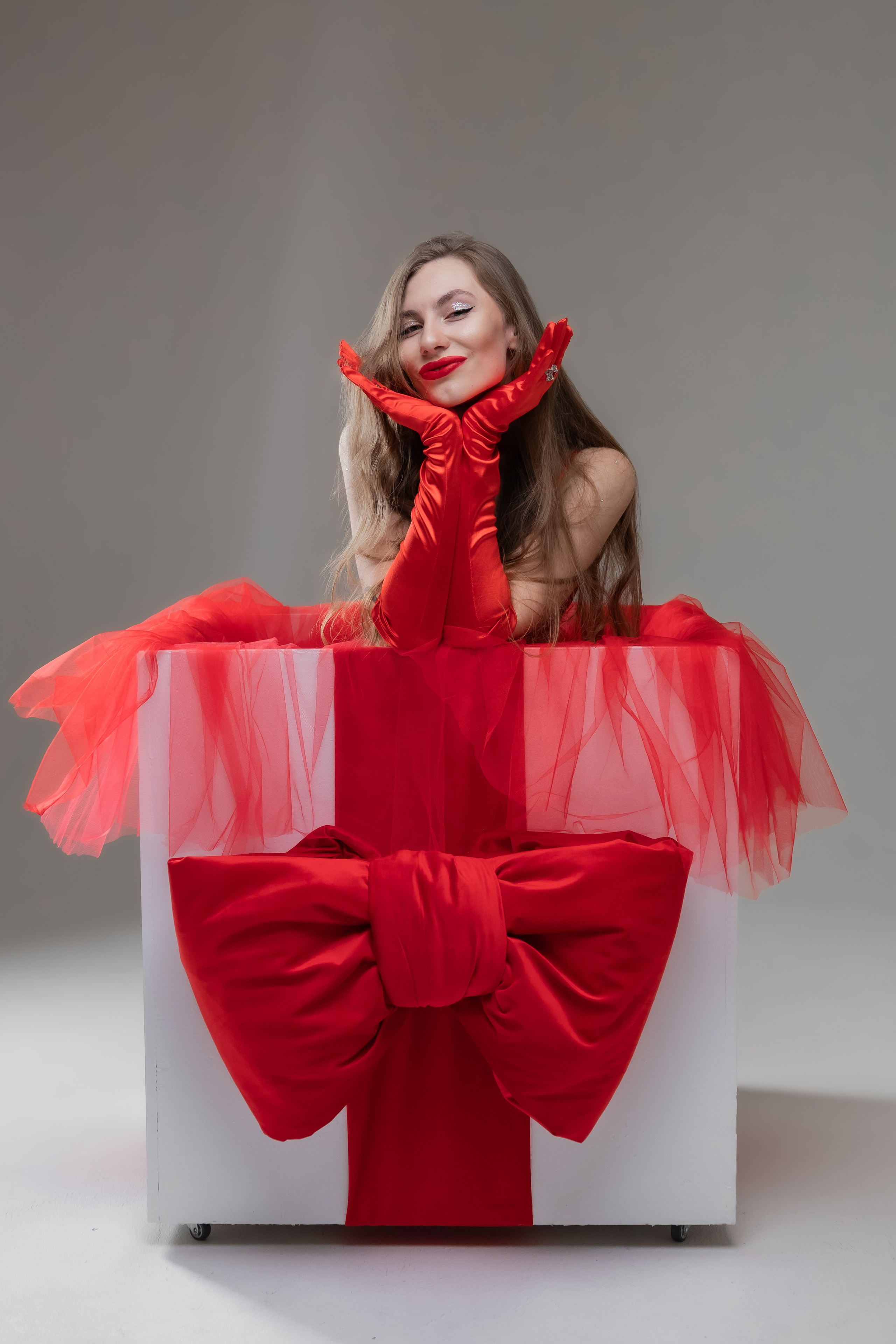 «SURPRISE» — новогодняя фотосессия в студии. Портретный фотограф Панферова Регина г. Санкт-Петербург, г. Казань