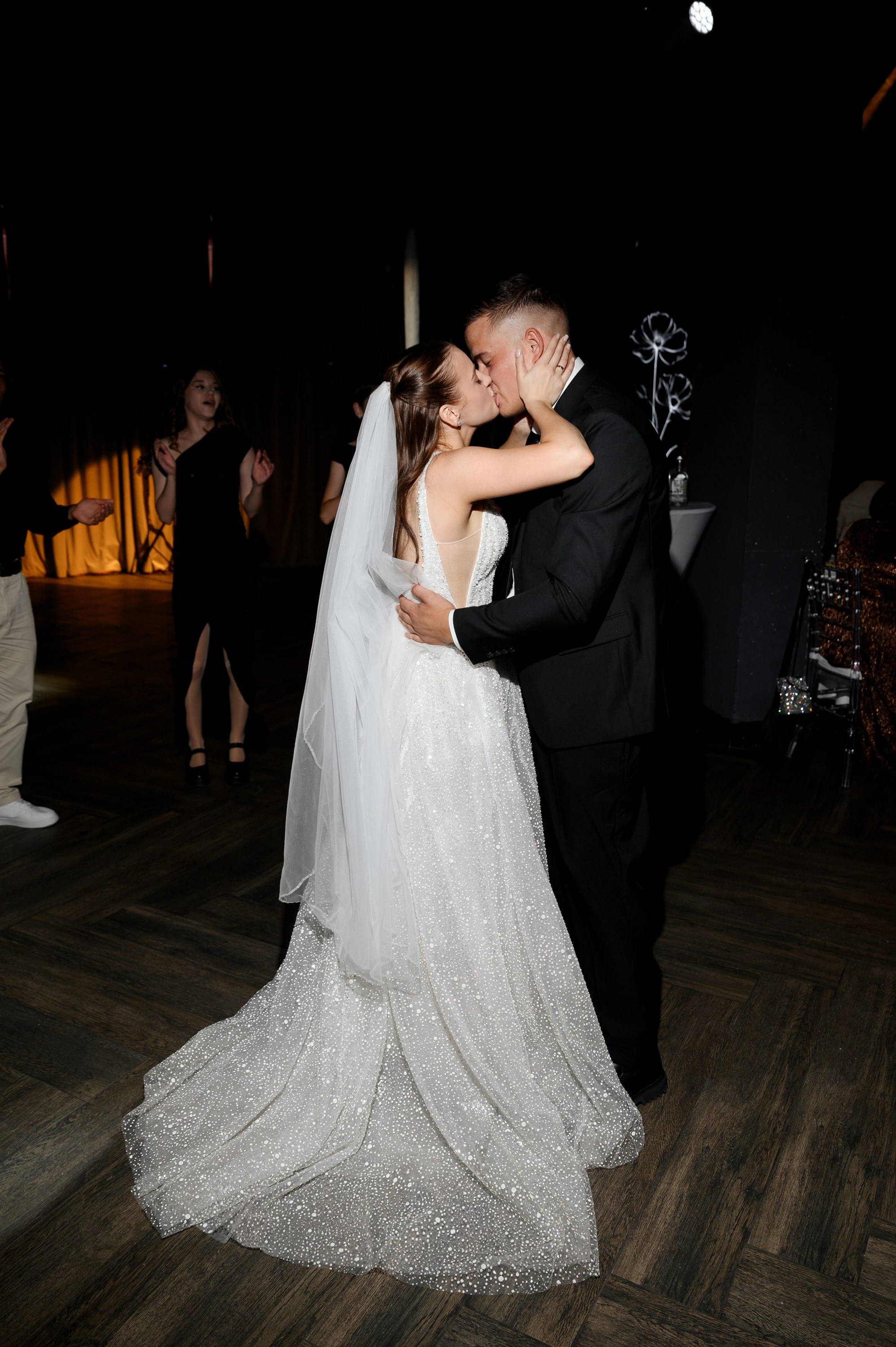 Антон и Виолета. Zhulanovilya