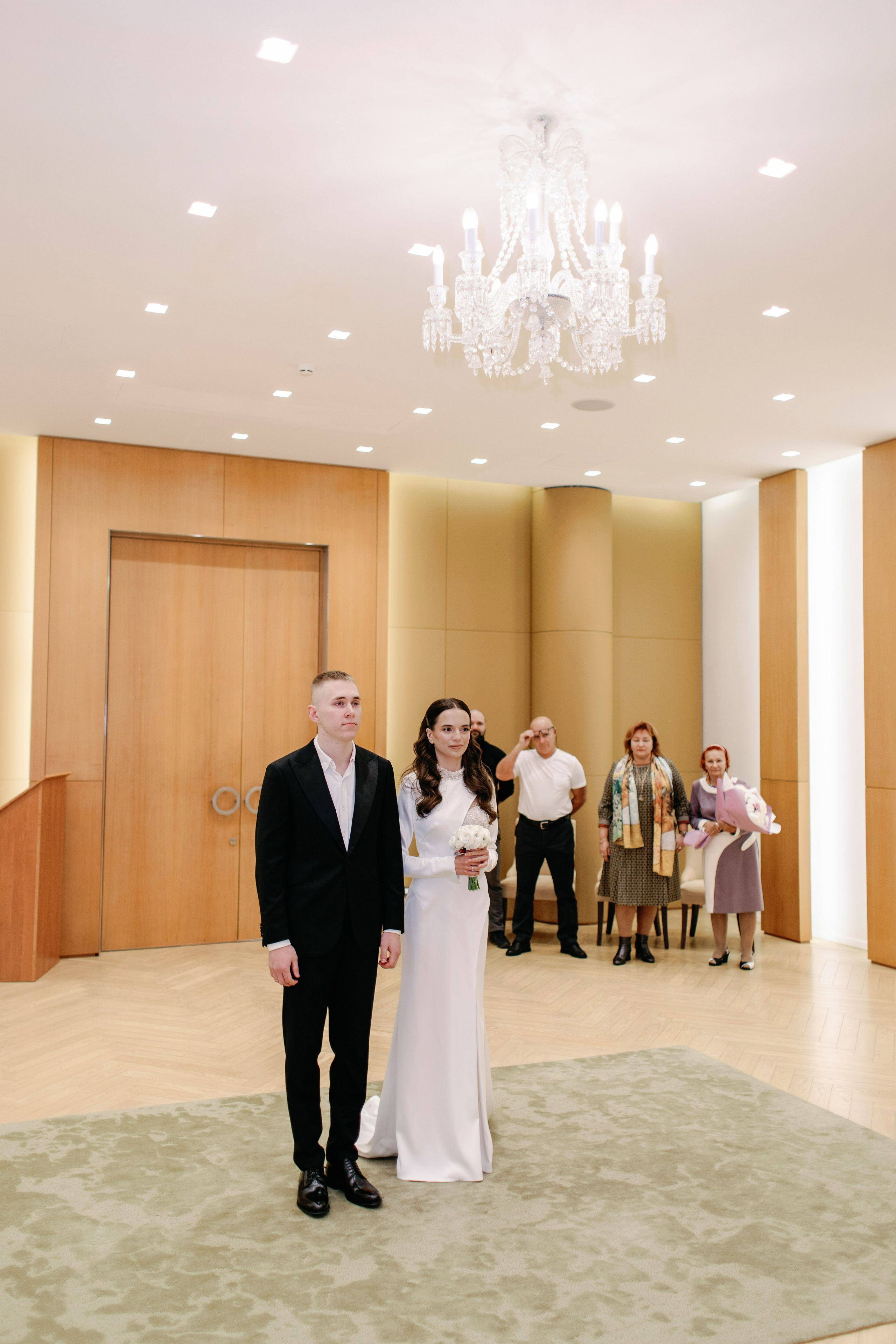 Свадьба для двоих в Москве, фотосессия на крыше, сборы, прогулка в Barvikha Luxury Village