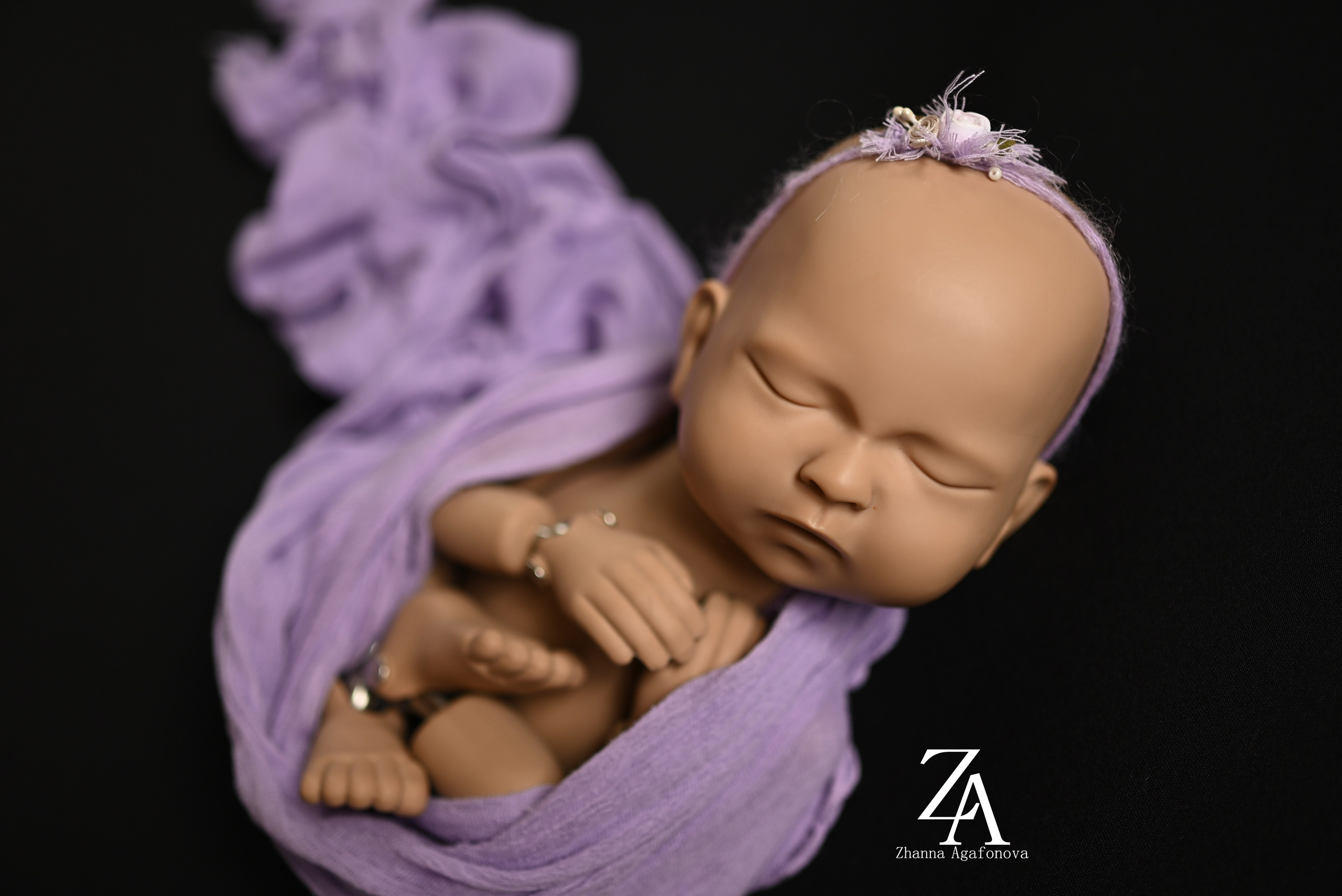 Образы на черном фоне. Newborn42.ru Фотограф новорожденных  г. Кемерово Агафонова Жанна