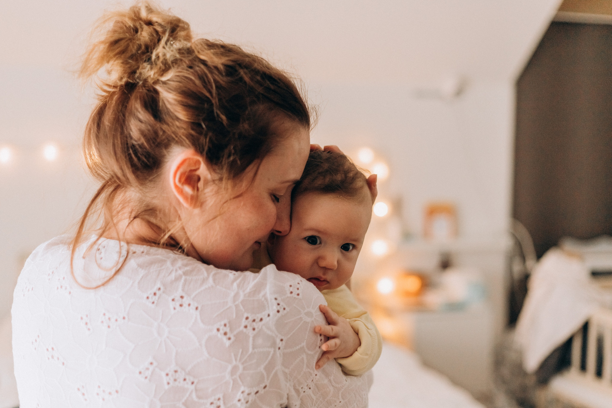 Мама с малышом дома. Фотограф текстиля в Москве Ольга Иванова