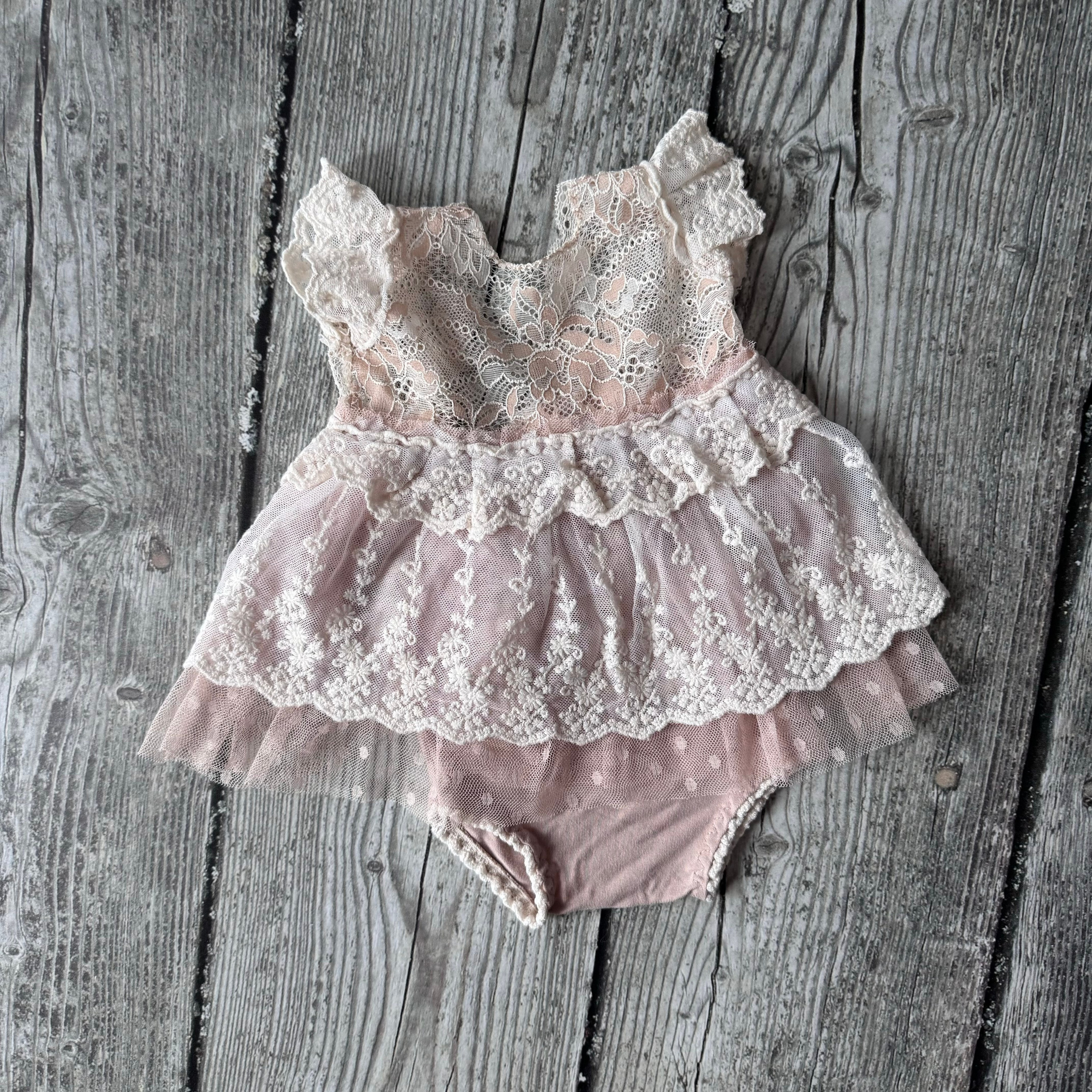 Костюмы и аксессуары для фотосессии новорожденных | Реквизит для съемки newborn в Москве. Фотосессия новорожденных в Москве и Московской области | Профессиональный фотограф newborn — Татьяна Иванова