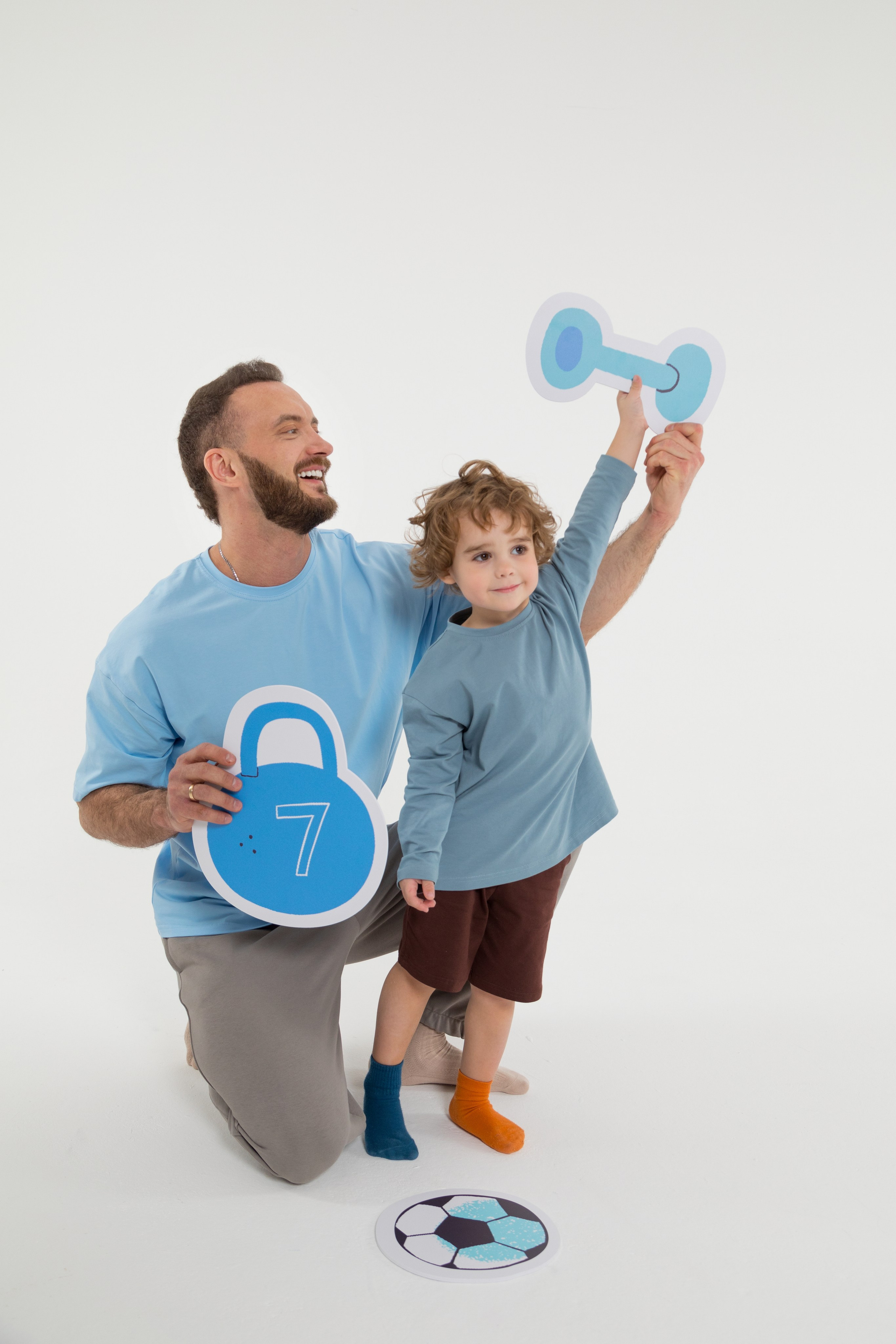 Имиджевая и каталожная съёмка для бренда детских пазлов. Детский и контент фотограф Надя Волкова Санкт-Петербург