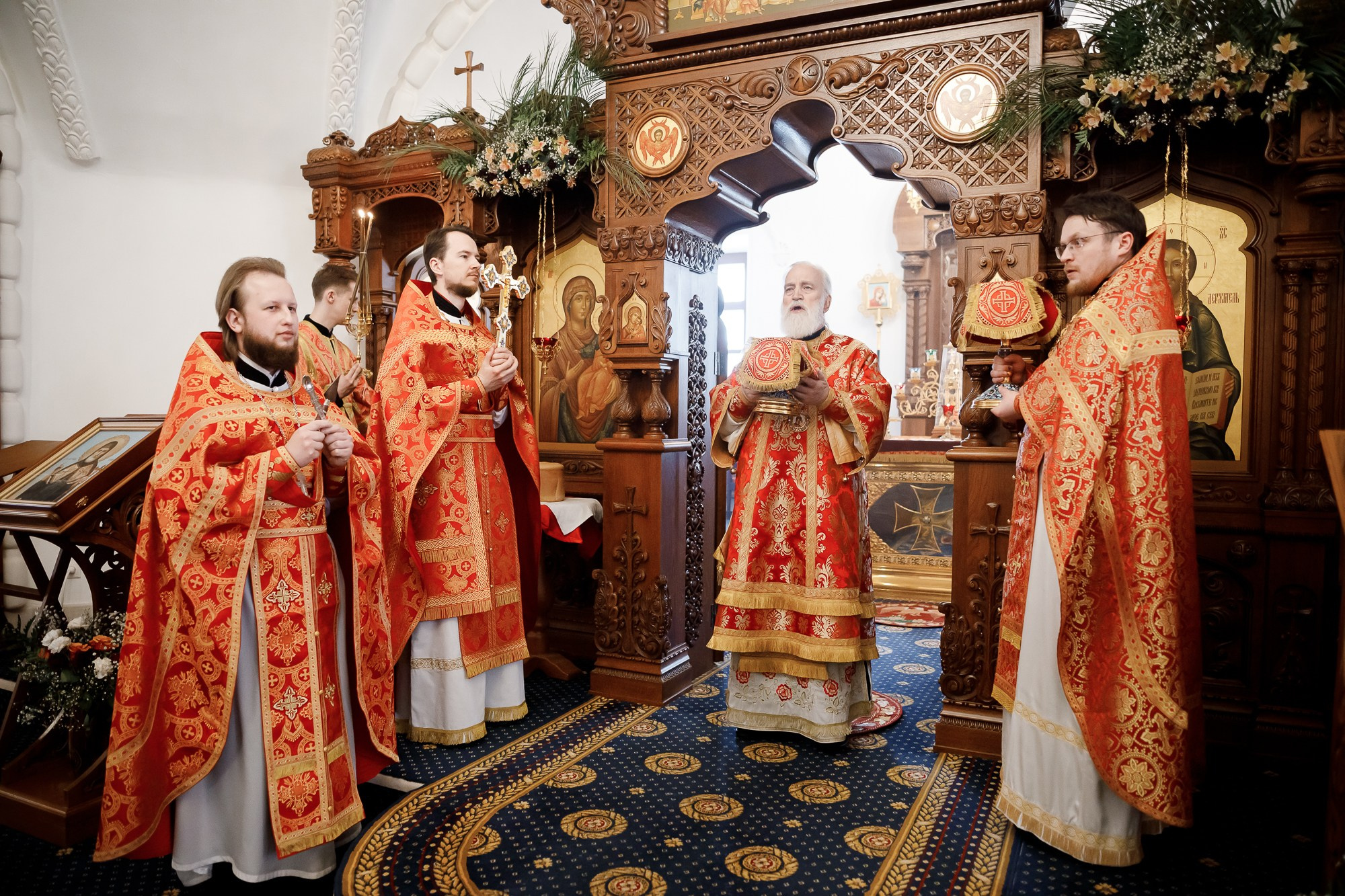 Служение митрополита Павла в среду Светлой седмицы. Храм апостола Иоанна Богослова под Вязом. Фотограф на венчание, крещение