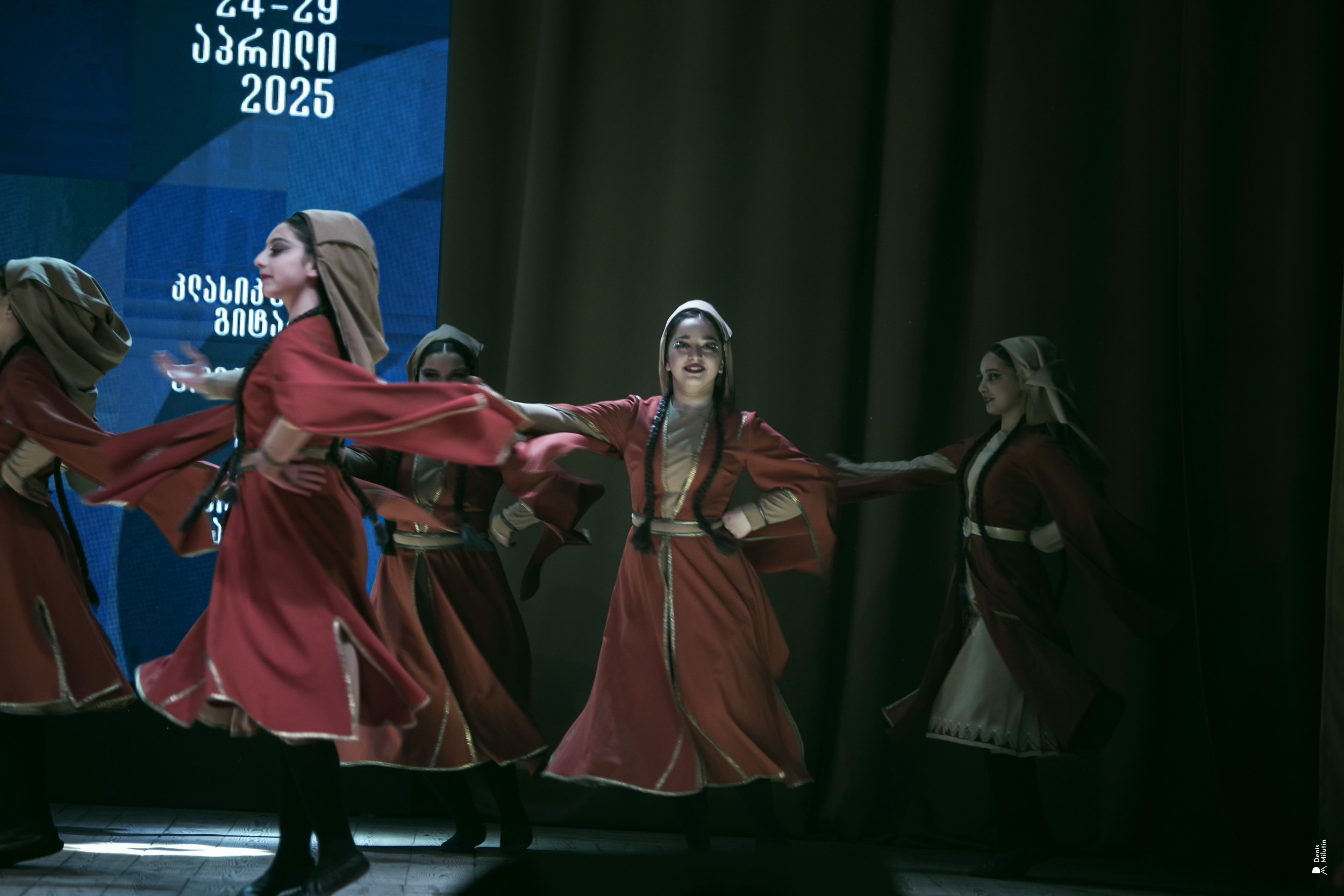 Танцы в Хоби. Портретный фотограф Денис Милютин