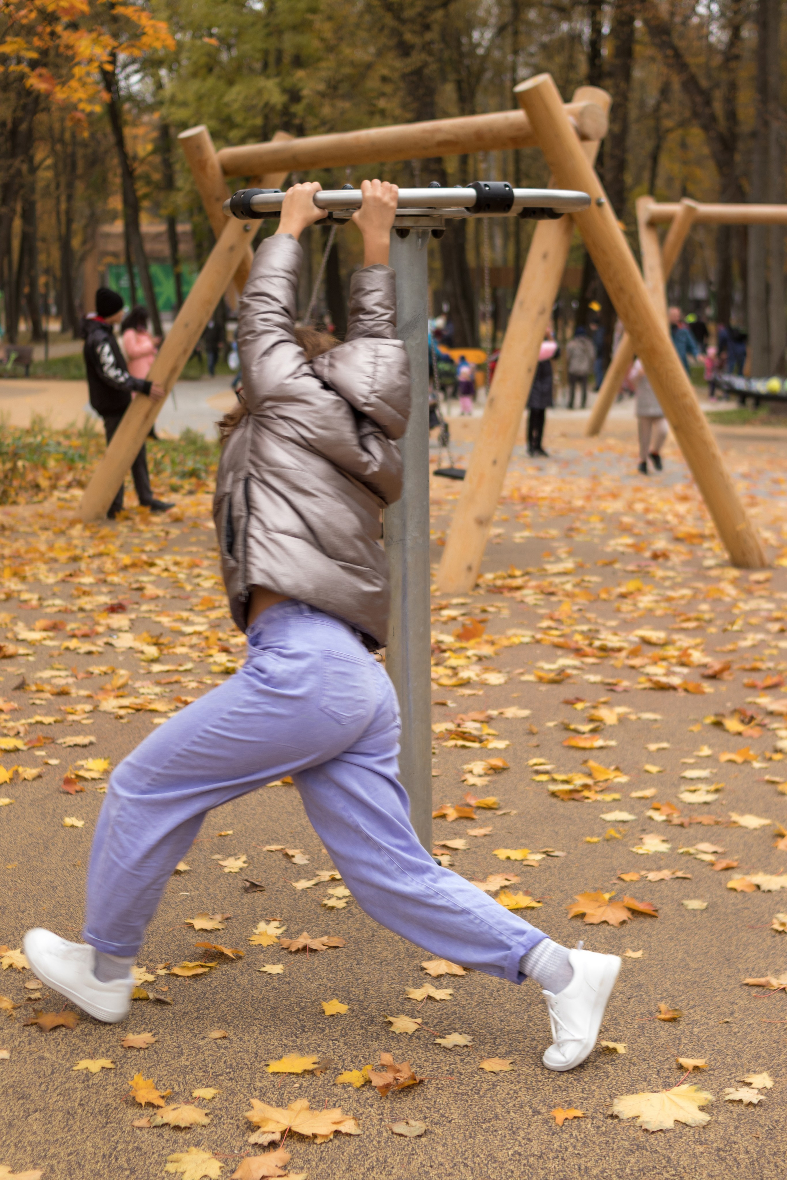 Вероника и Полина в парке им. О. Степанова октябрь 2021. Фотограф в Серпухове Наталья Руденко