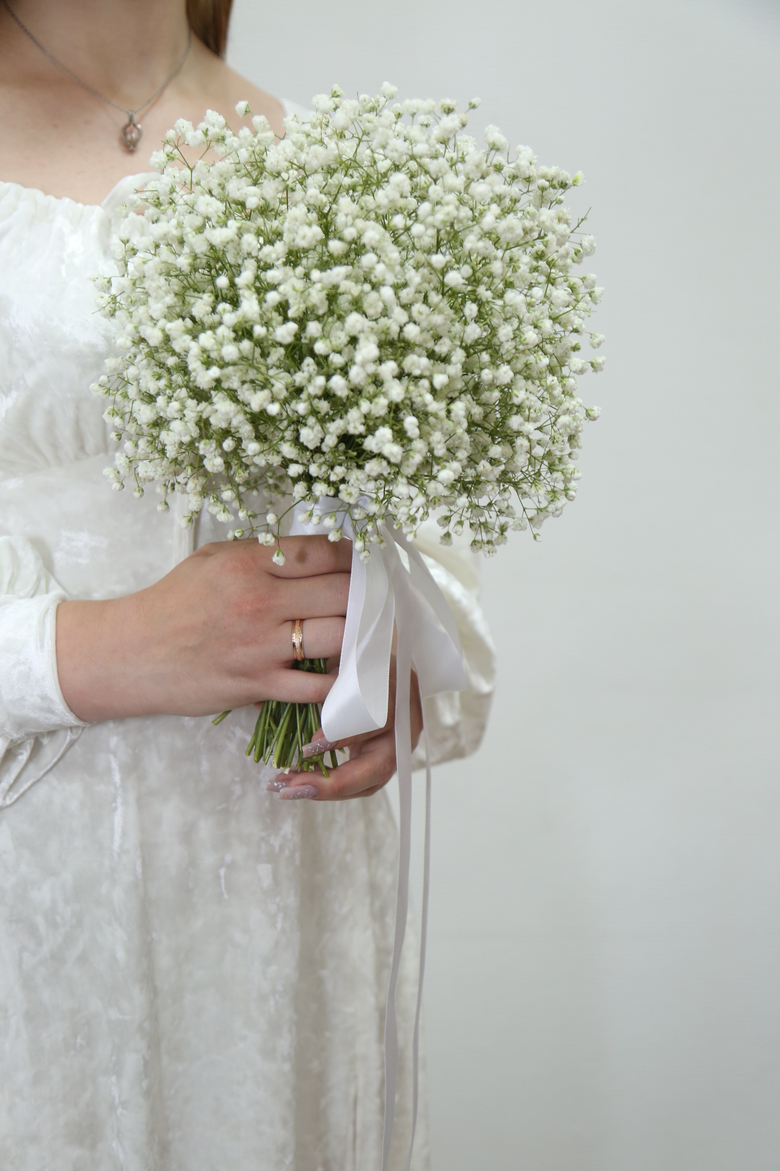 МФЦ свадебная фотосессия в Москве в августе для Романа и Марии. Фотосессия в студии в Москве от профессионального фотографа услуги по доступным ценам