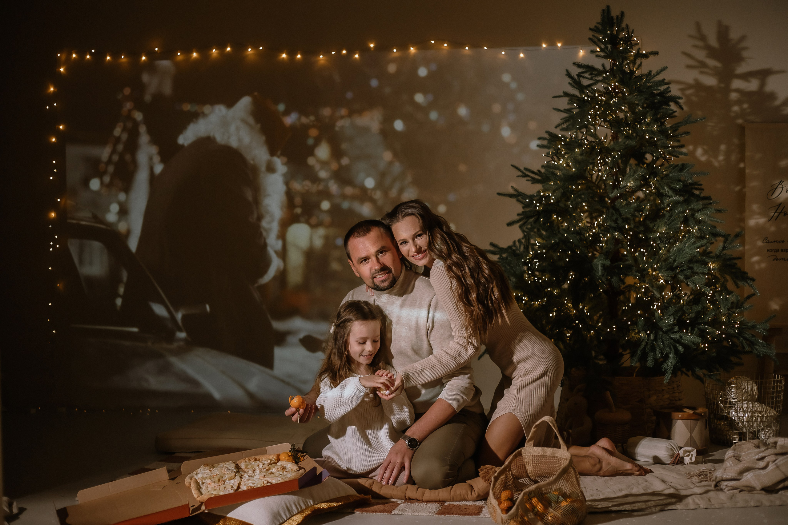 Семейная серия Анастасии вечером в студии, с проектором. Фотограф Екатеринубрг/Верхняя Пышма