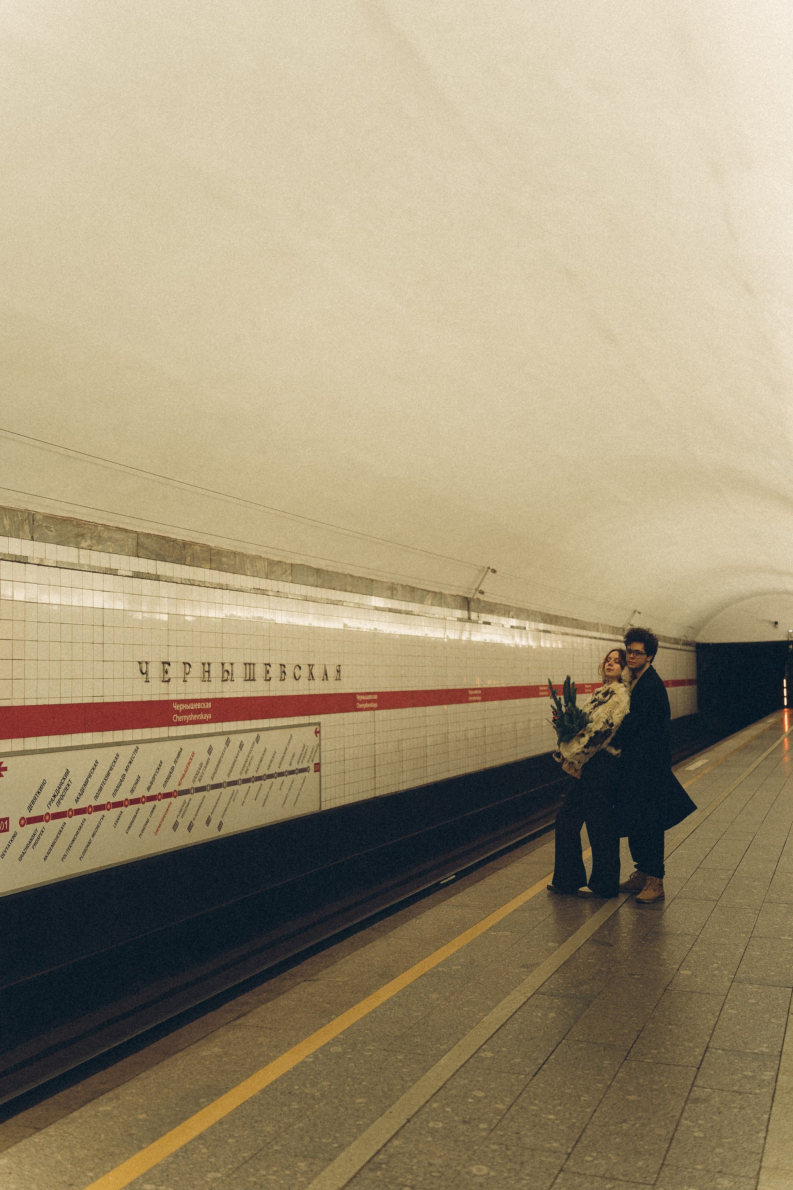 НОВОГОДНЯЯ ФОТОСЕСИИЯ ПАРЫ В МЕТРО ЛЮБОВЬ. Профессиональный фотограф, Санкт-Петербург — Виктория Богомолова
