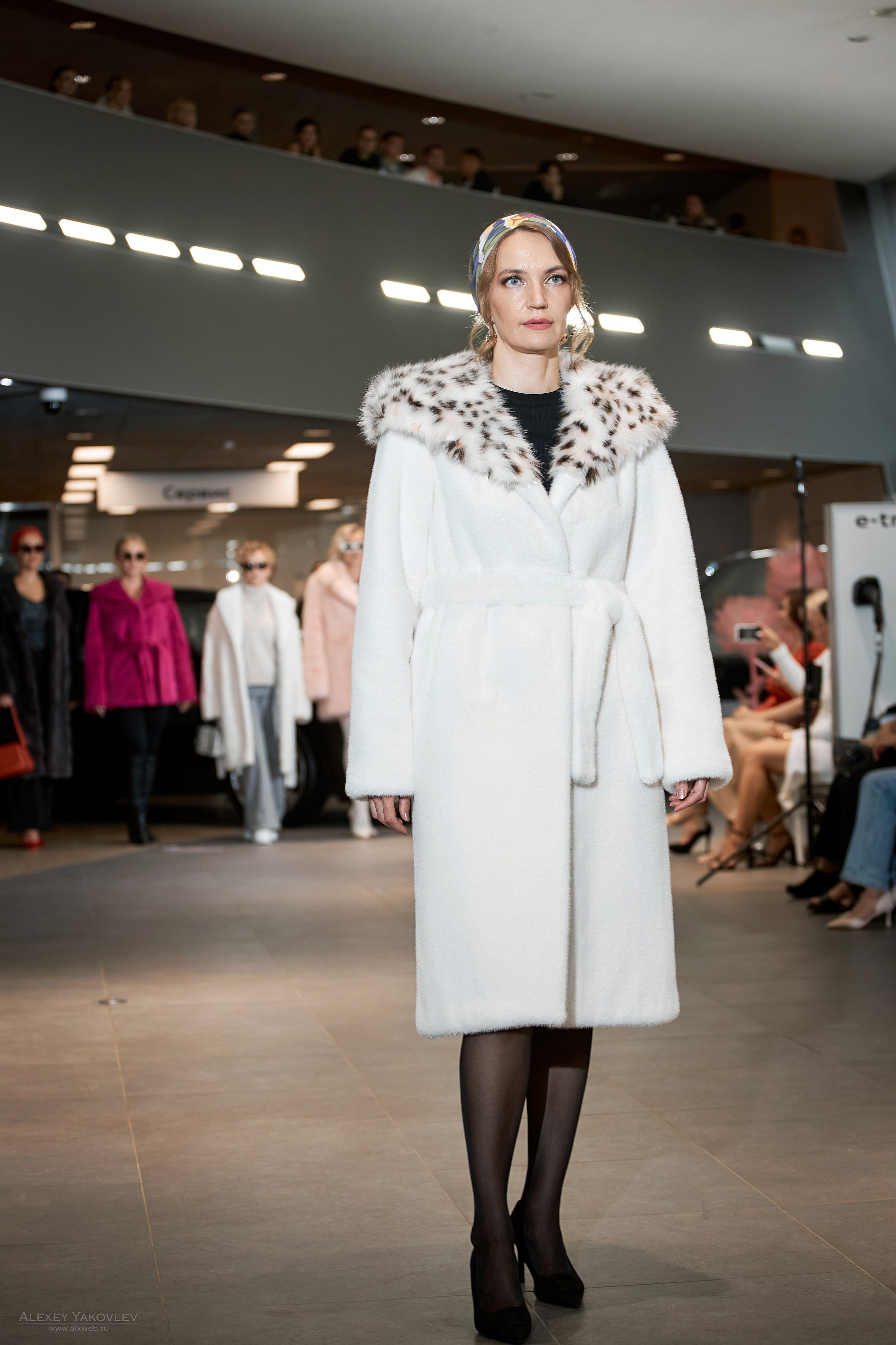 Модный показ PRE-FALL модельной школы Modeling+. Фотограф Алексей Яковлев