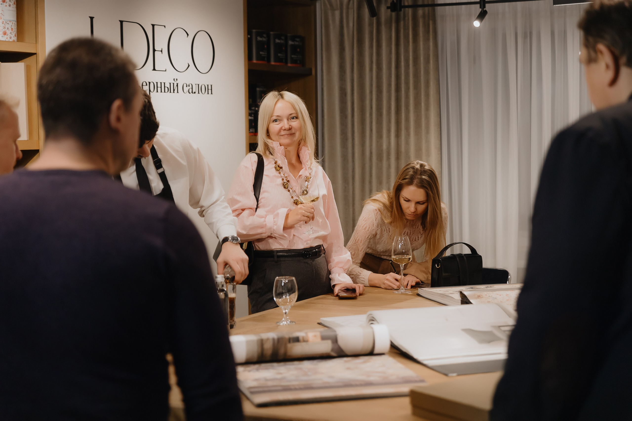 Открытие нового пространства интерьерного салона L. DECO в феврале 2025. L. Deco интерьерный салон. Краски/обои/лепной декор