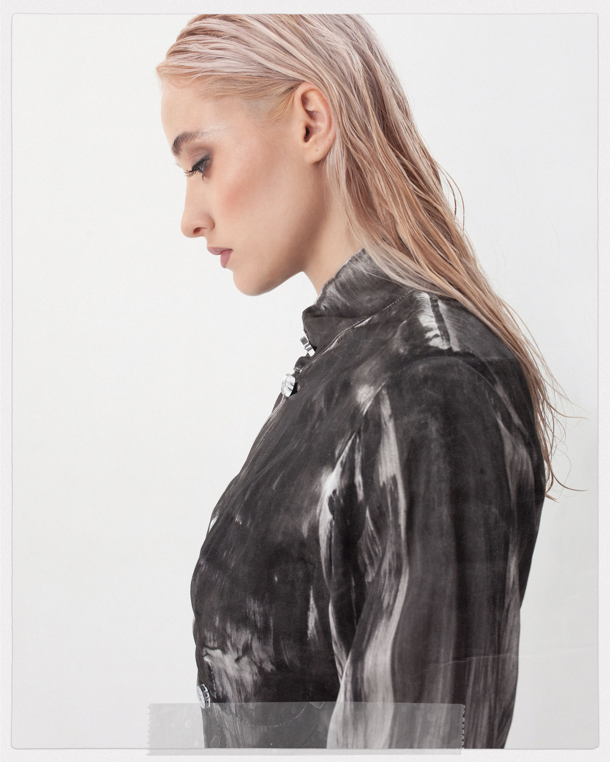 ЛУК БУК 1. Фотограф и ai креатор для брендов Москва Люся Мамонова