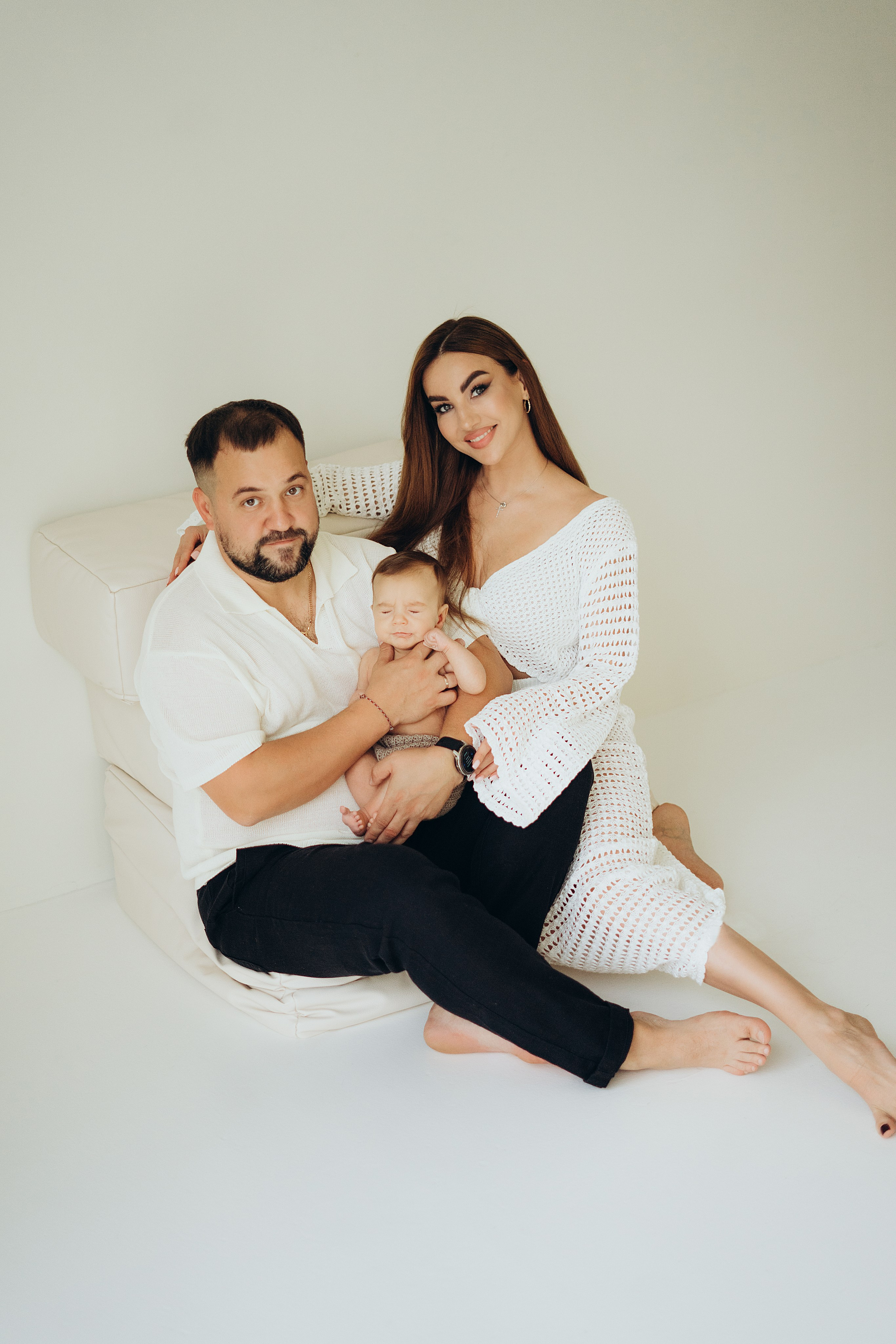ньюборн фотосессия лайфстал фотограф новорожденные ребенок ребенок в реквизите семейные фото 