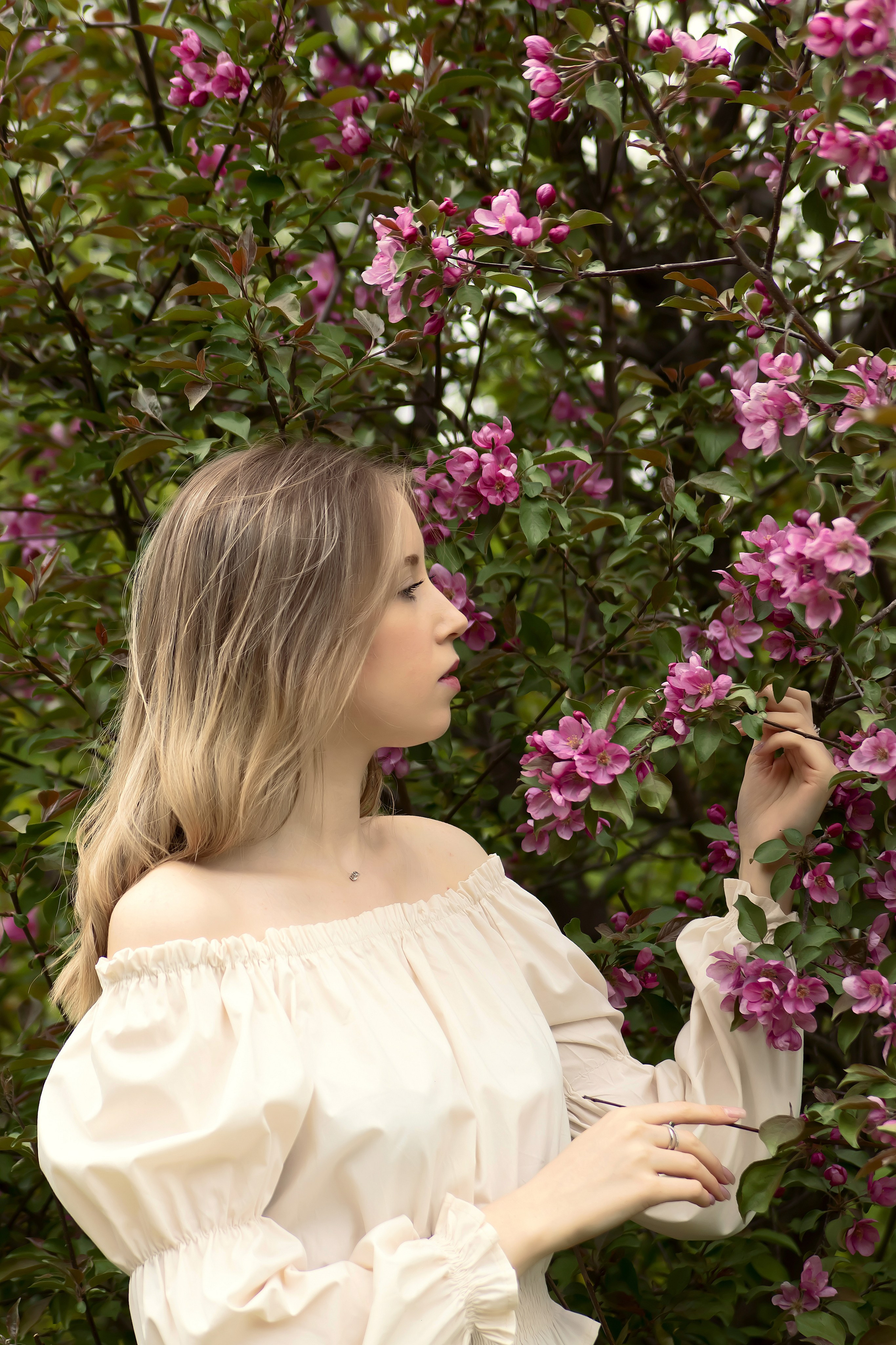 Индивидуальная фотосессия на цветении. Детский и семейный фотограф Кемерово Антонина Семеркова!