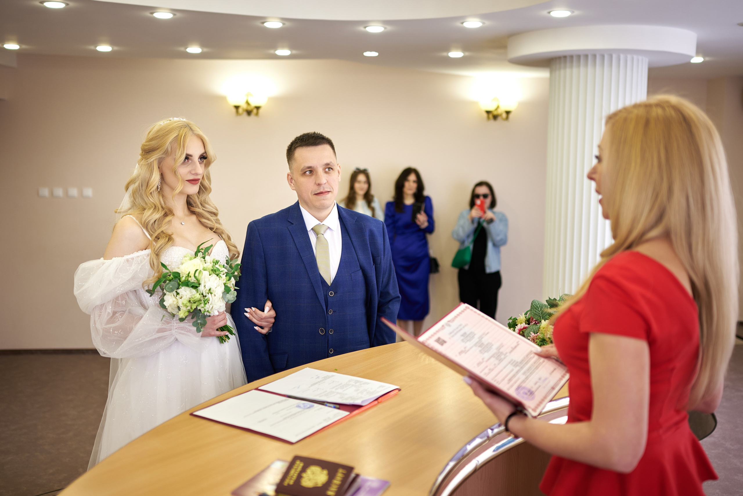 Фотограф Старый Оскол, Губкин. Свадебная фотосессия, доступная цена. Профессиональный фотограф Старый Оскол, Губкин — свадьба, венчание, крещение, юбилей и день рождения