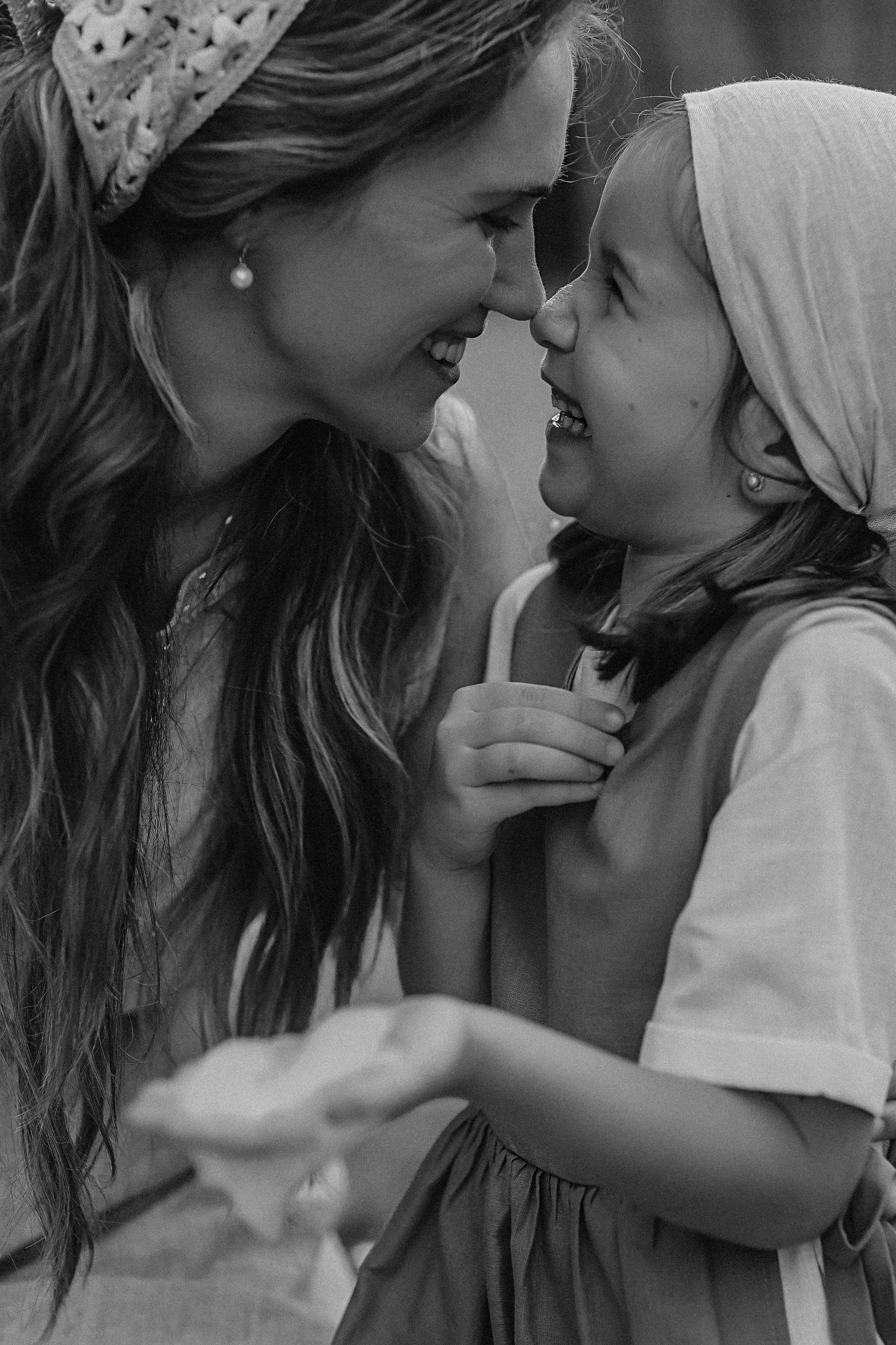 Стирка у дома. Семейный фотограф Тюмень, фотограф на роды Салмина Мария