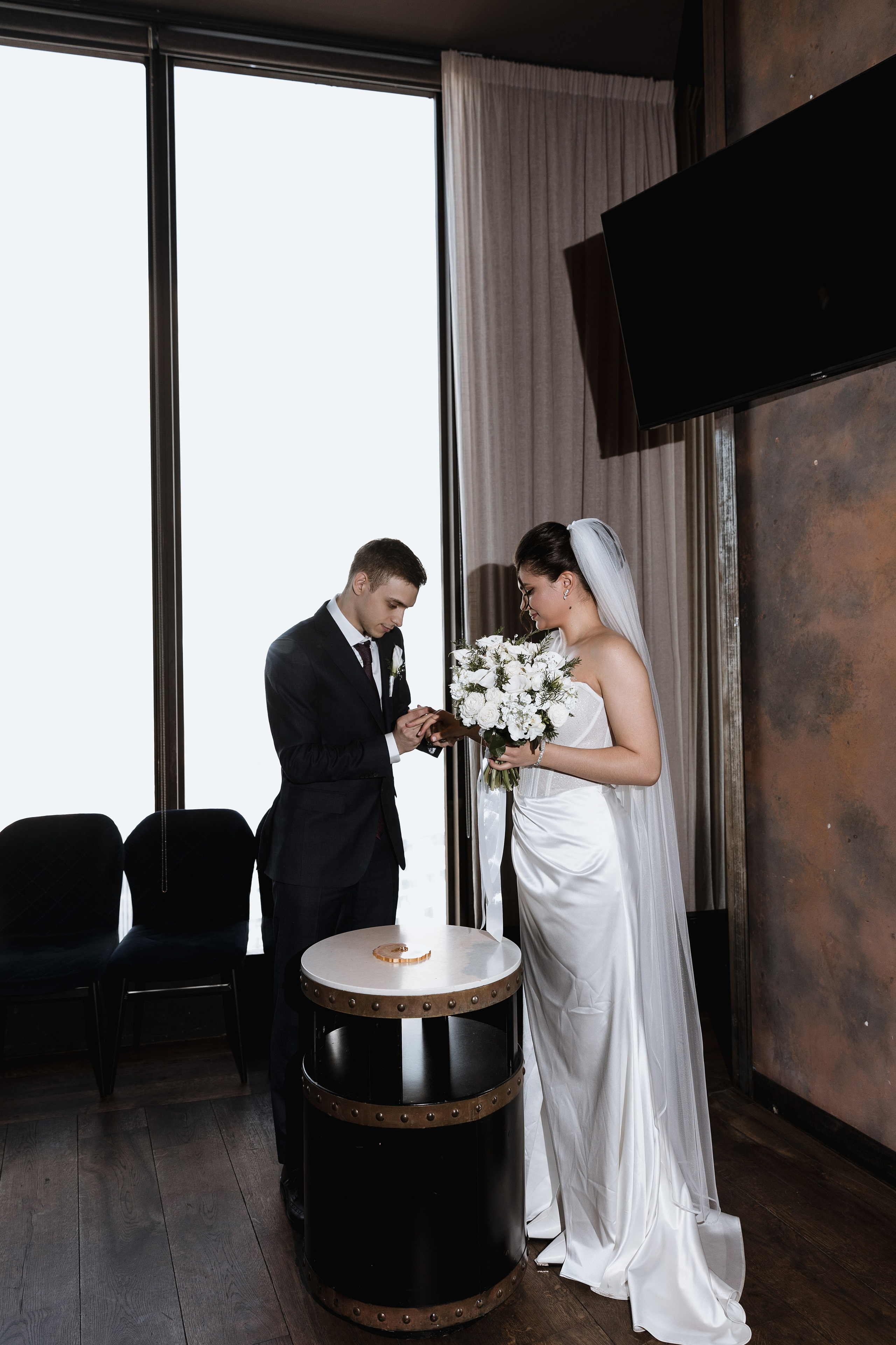 Паша&Настя (роспись Москва-сити Birds). Фотограф в Москве Юлия Хамзина